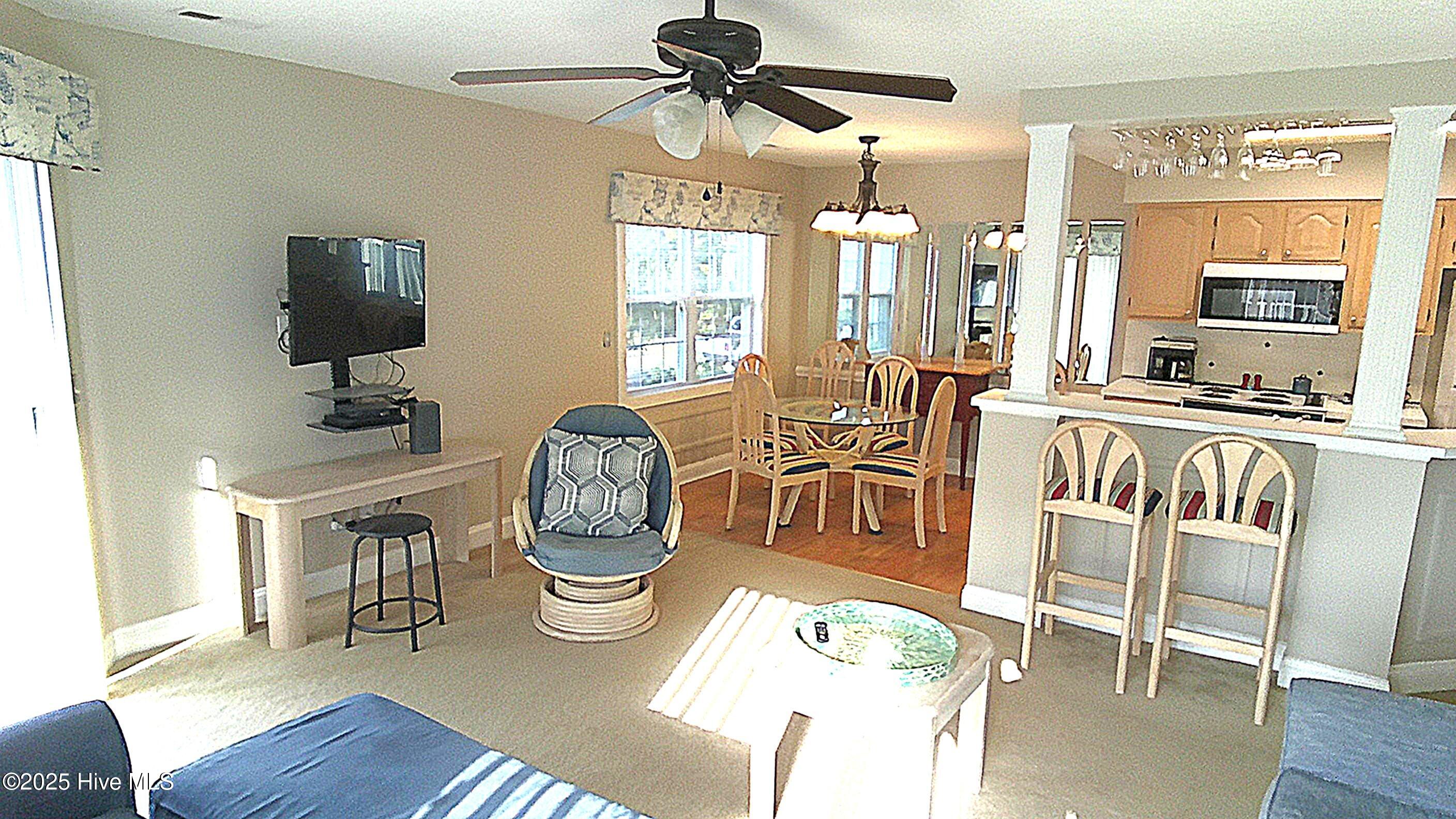 100542358 | Photo 25