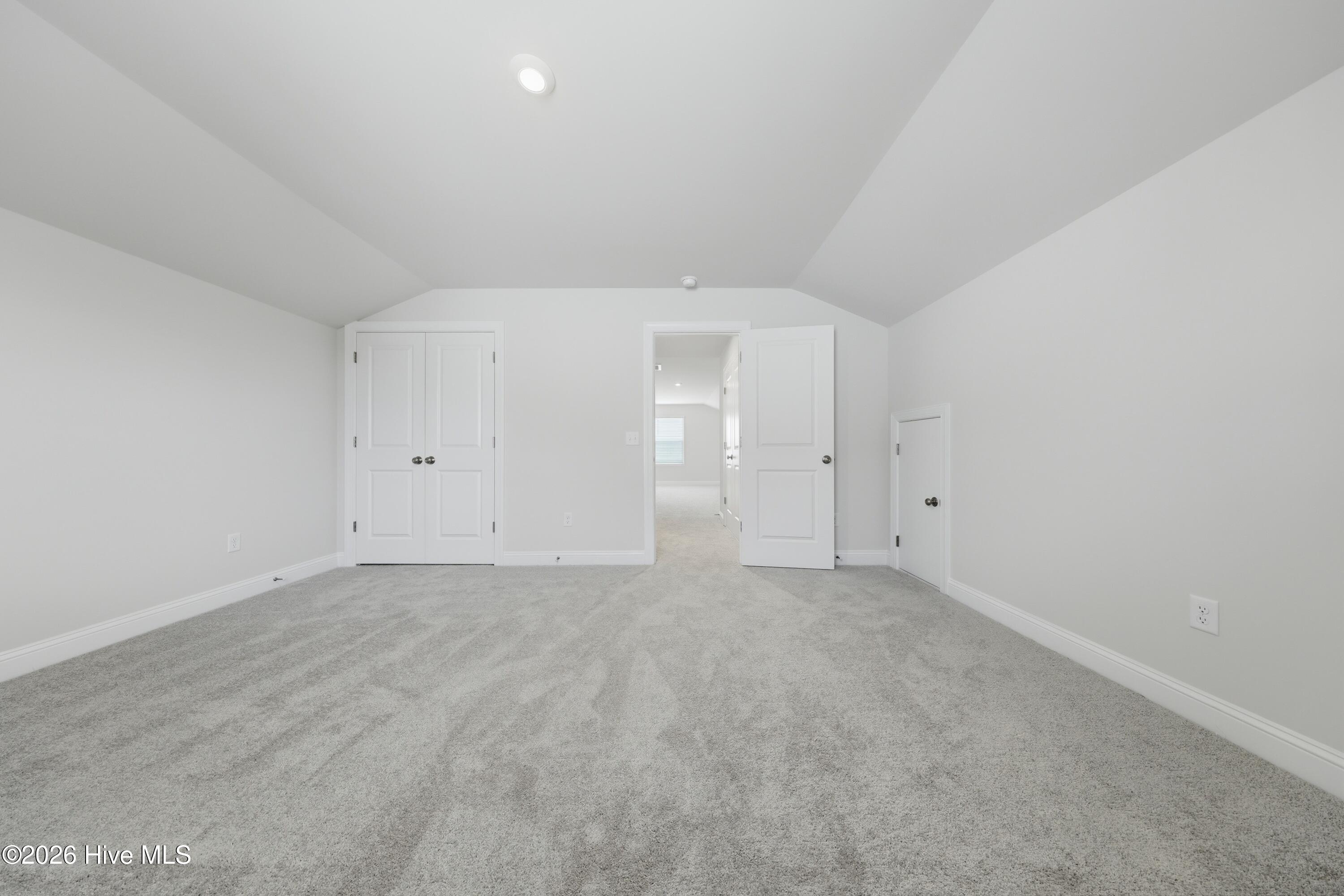 100563139 | Photo 41