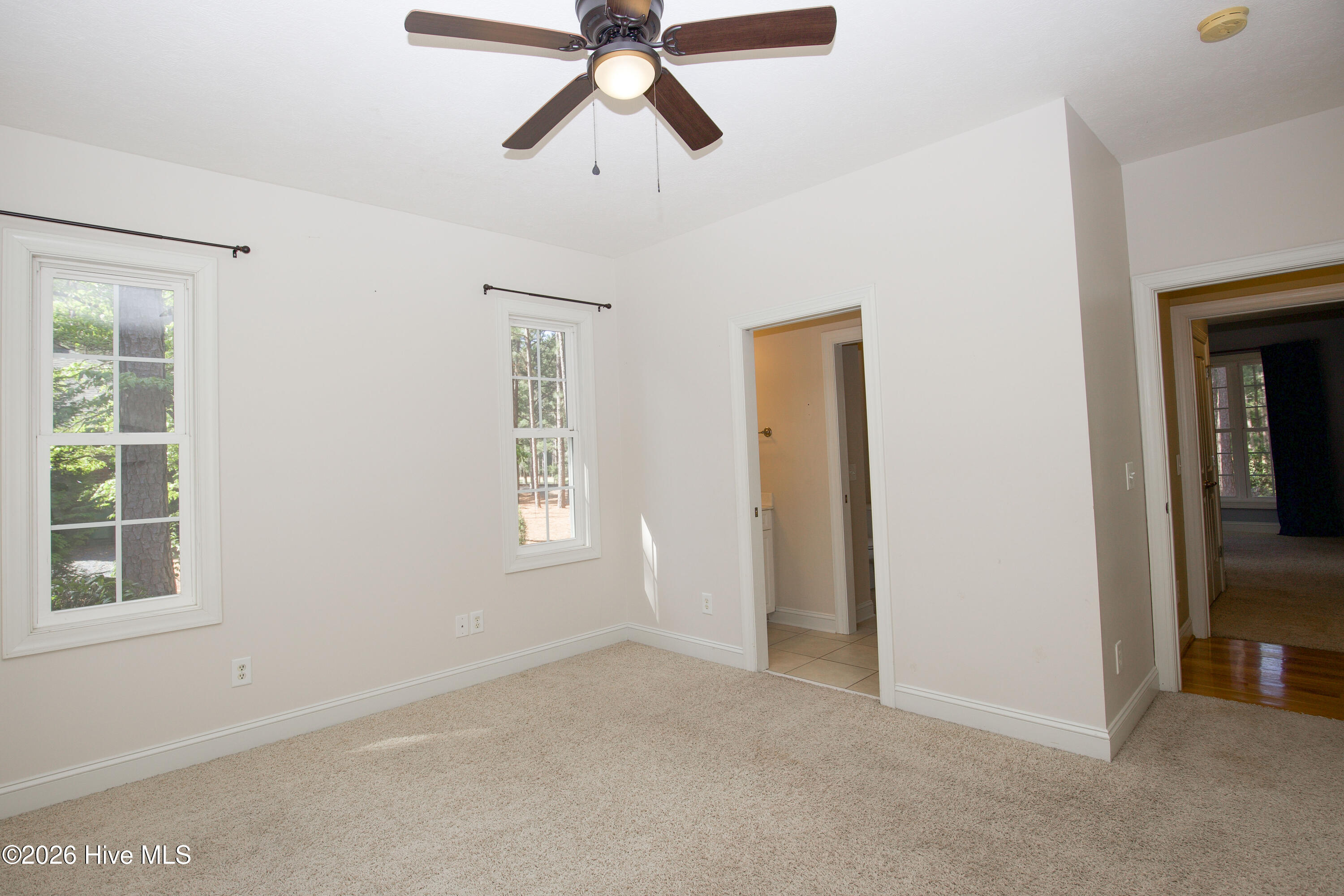 16 Montrose Ct-49