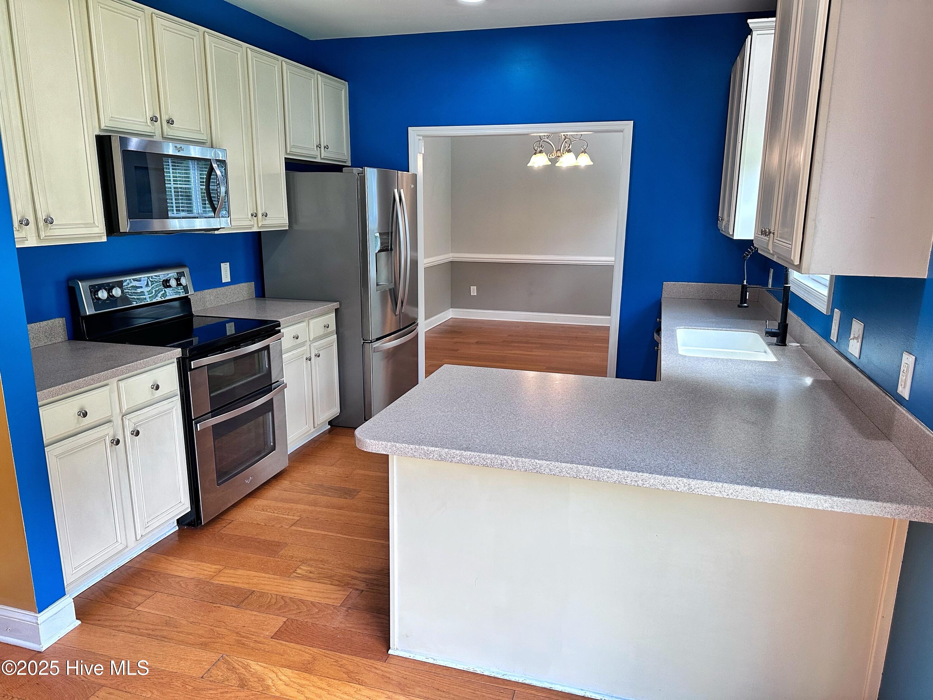 100522980 | Photo 14