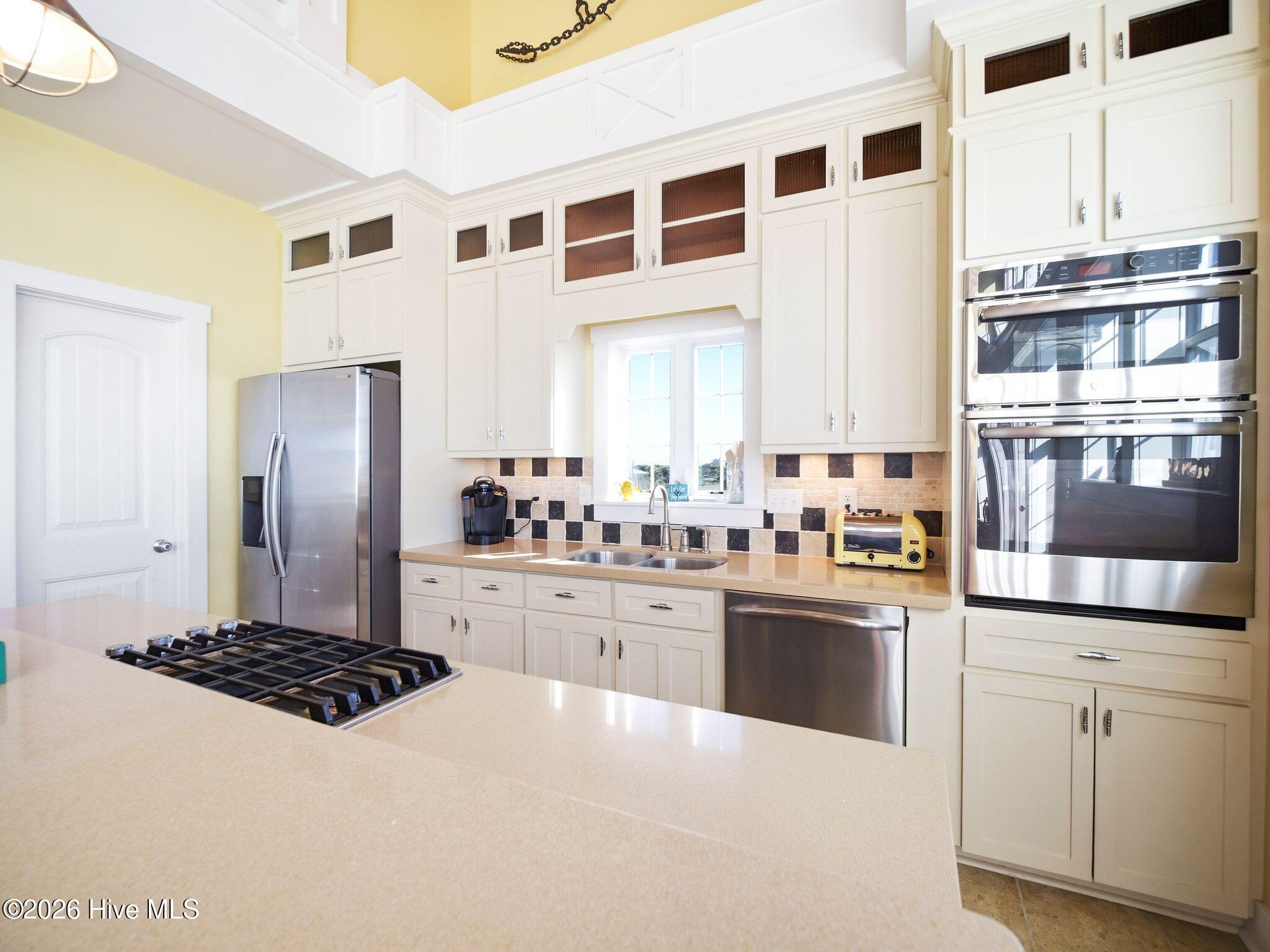 100569349 | Photo 53