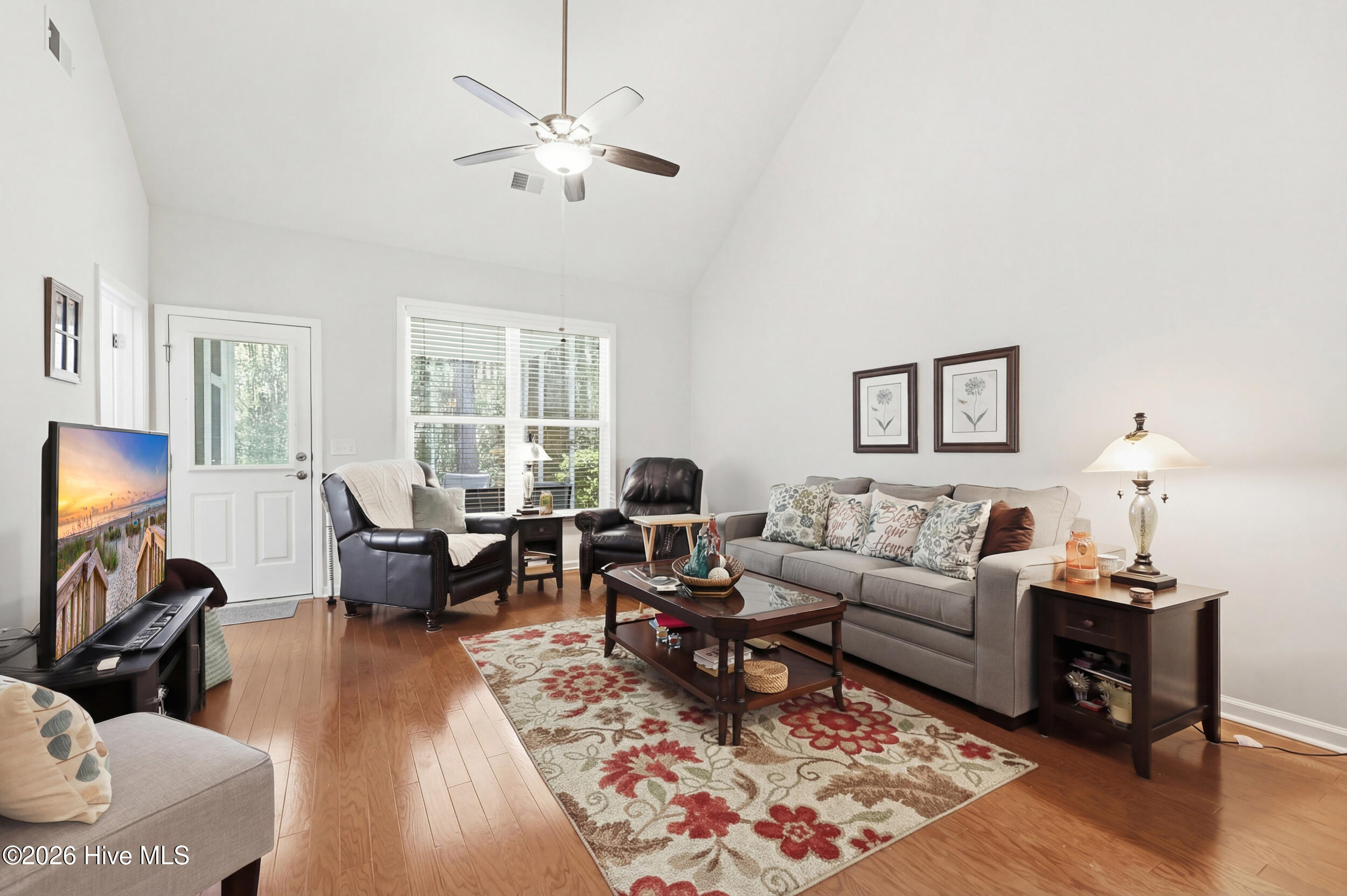 100564272 | Photo 13