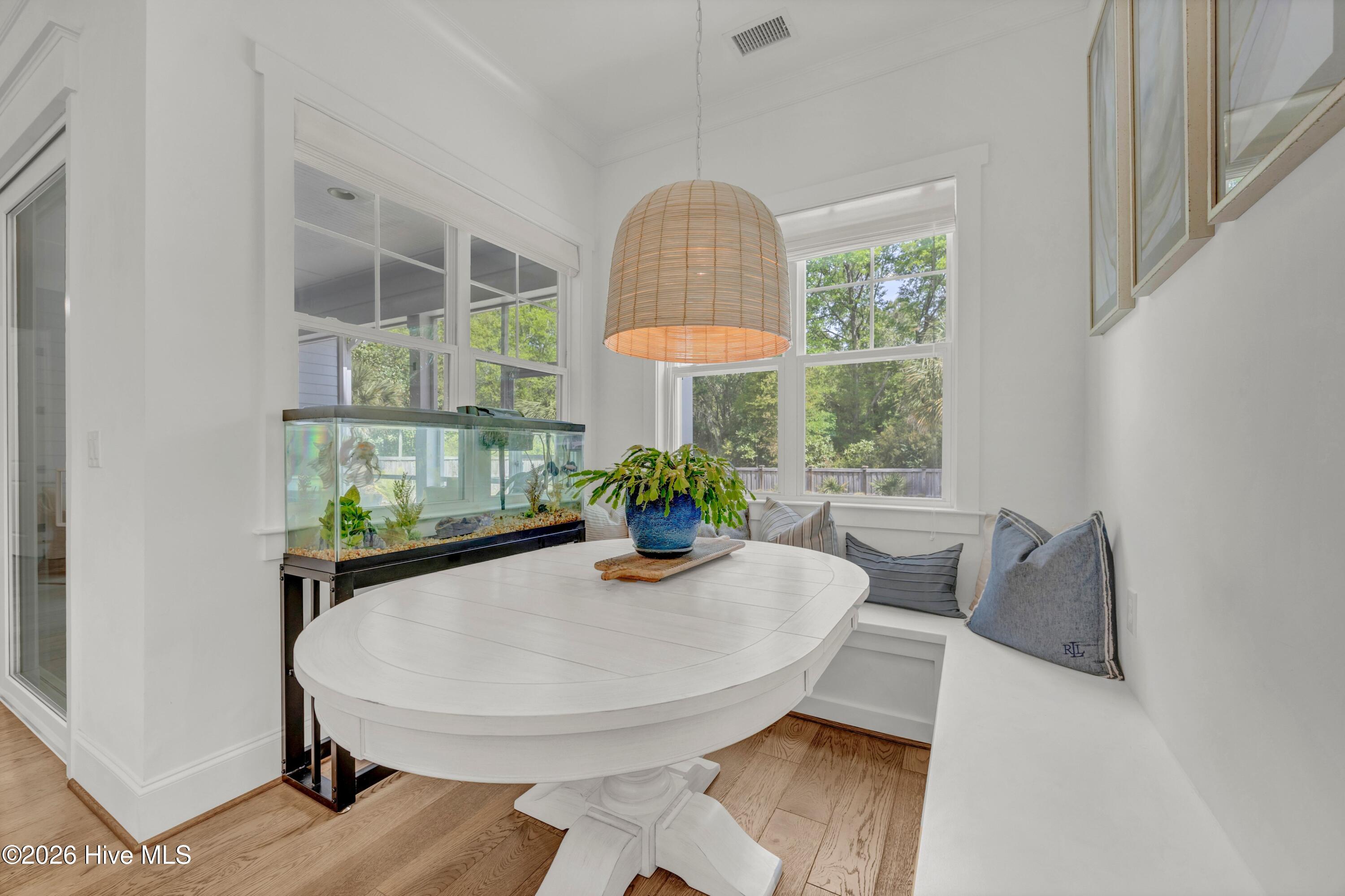 100566048 | Photo 29