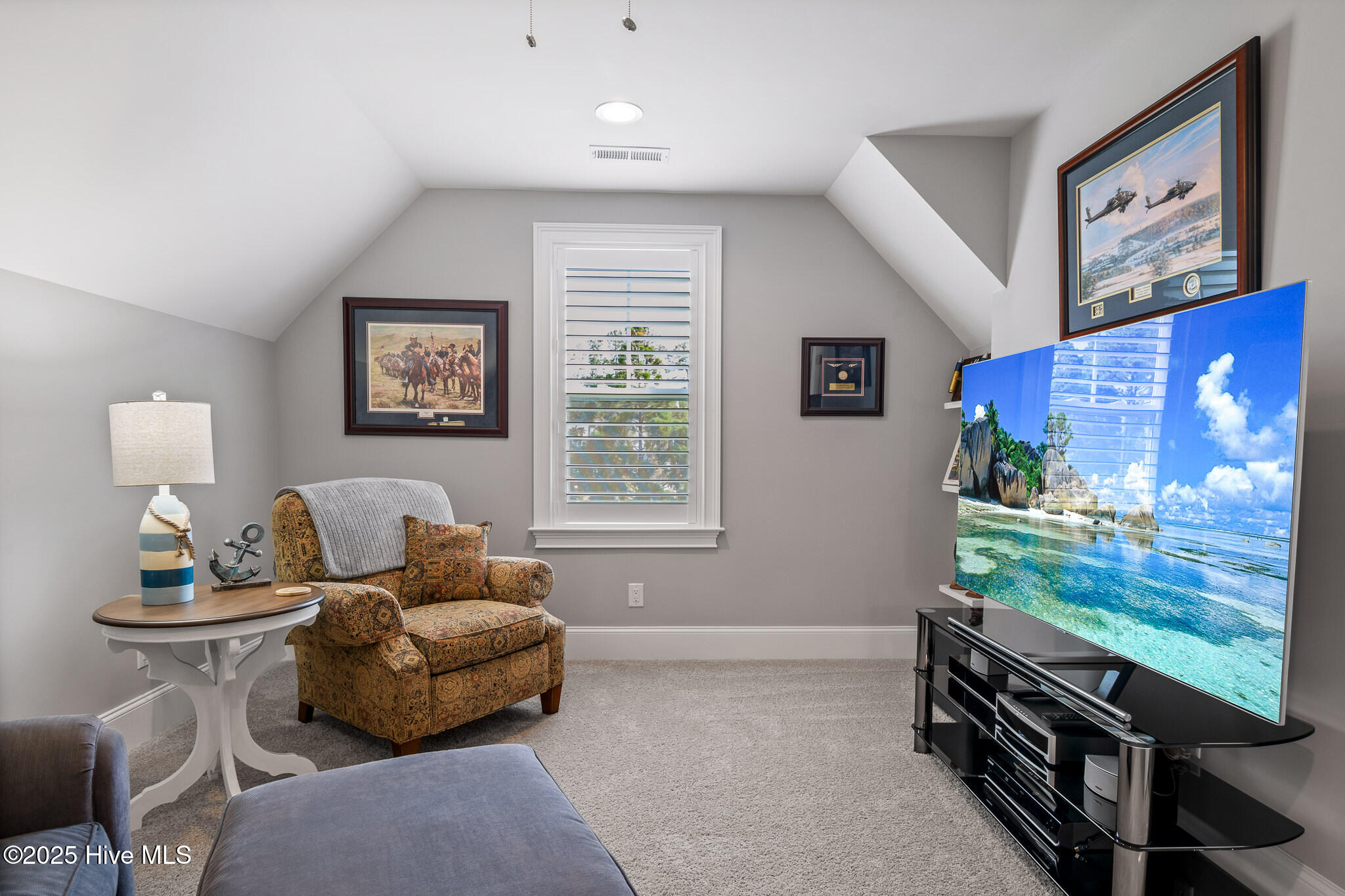 100526725 | Photo 36