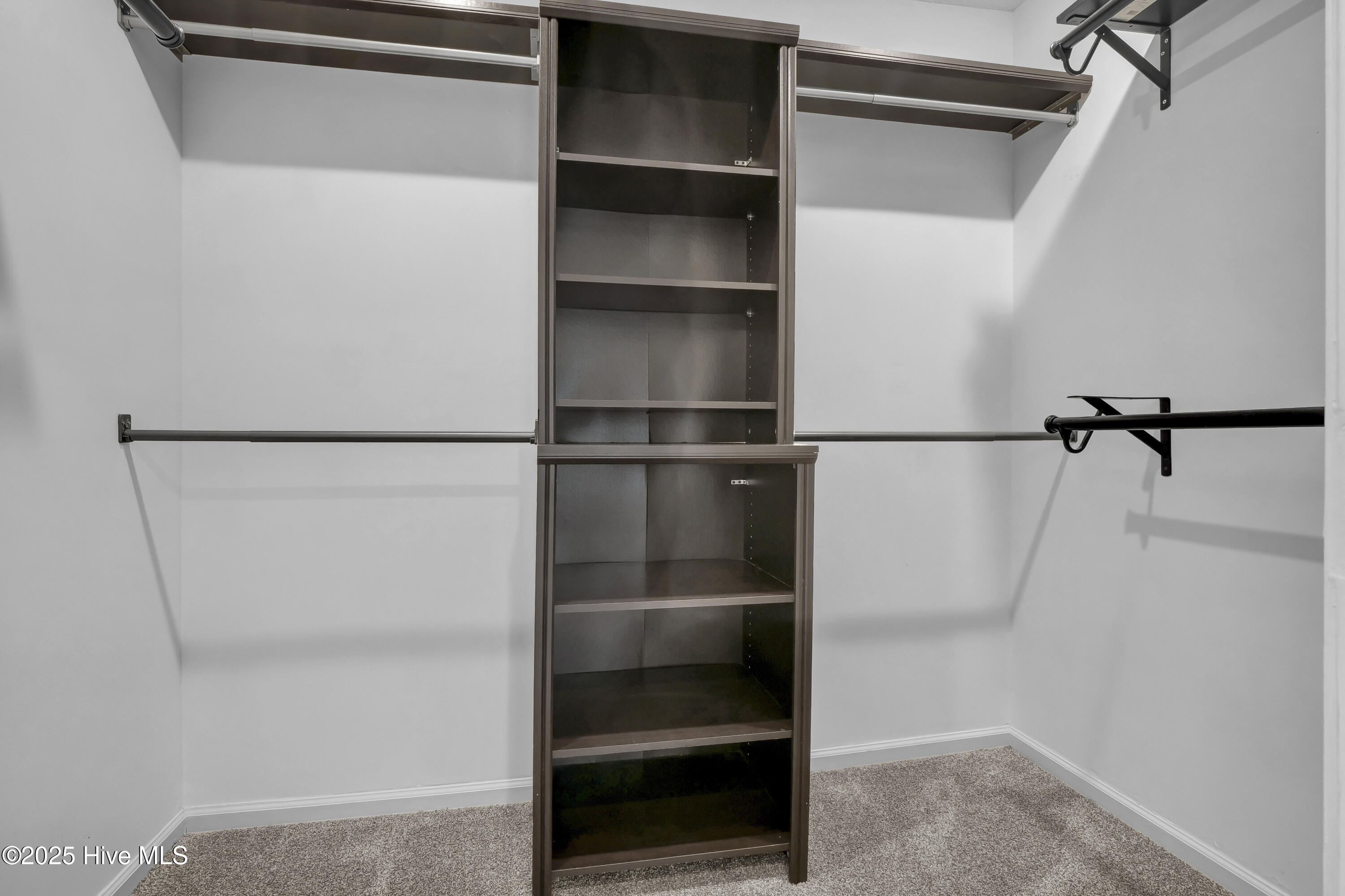 100544266 | Photo 37