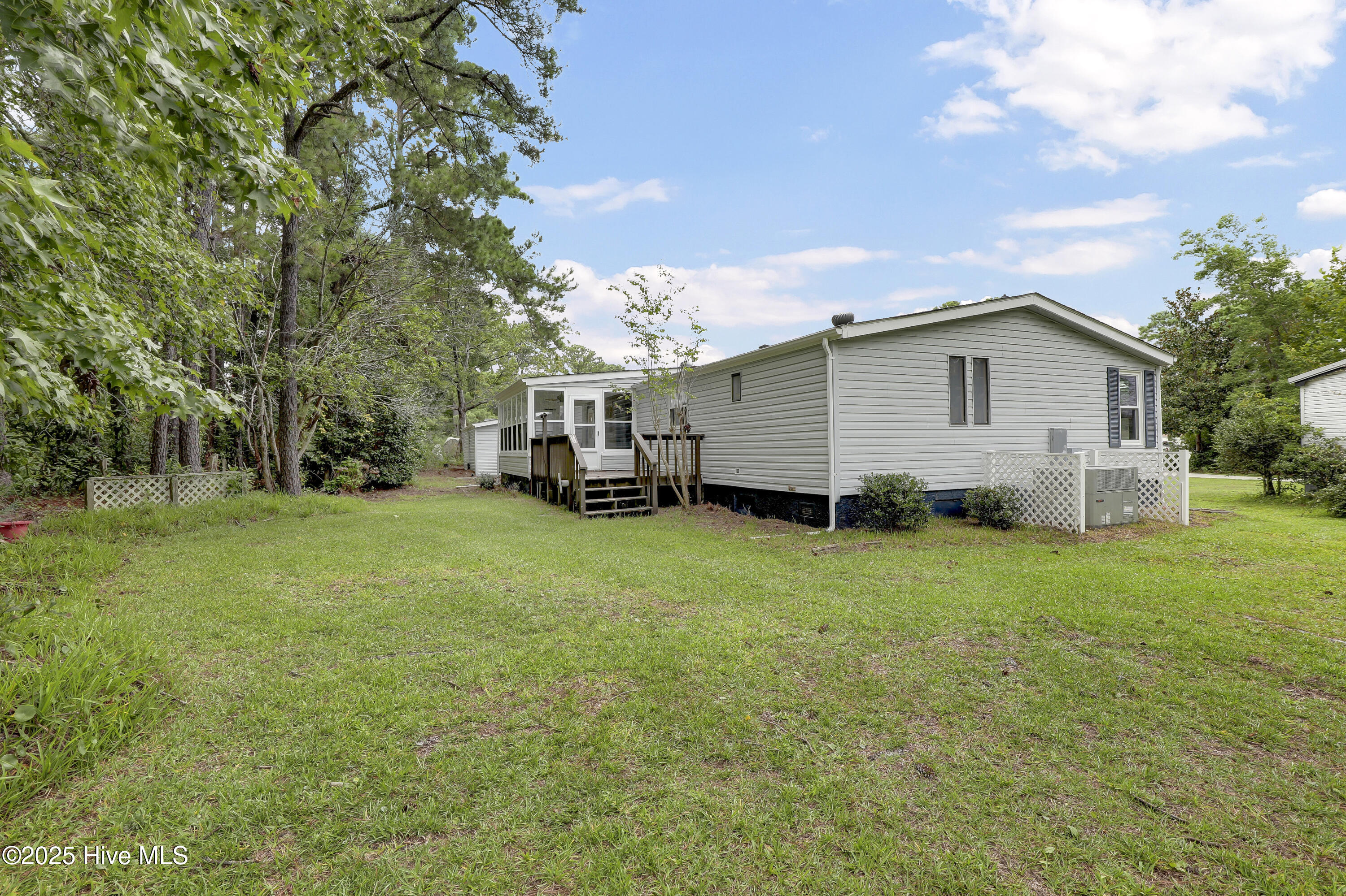 100523647 | Photo 25