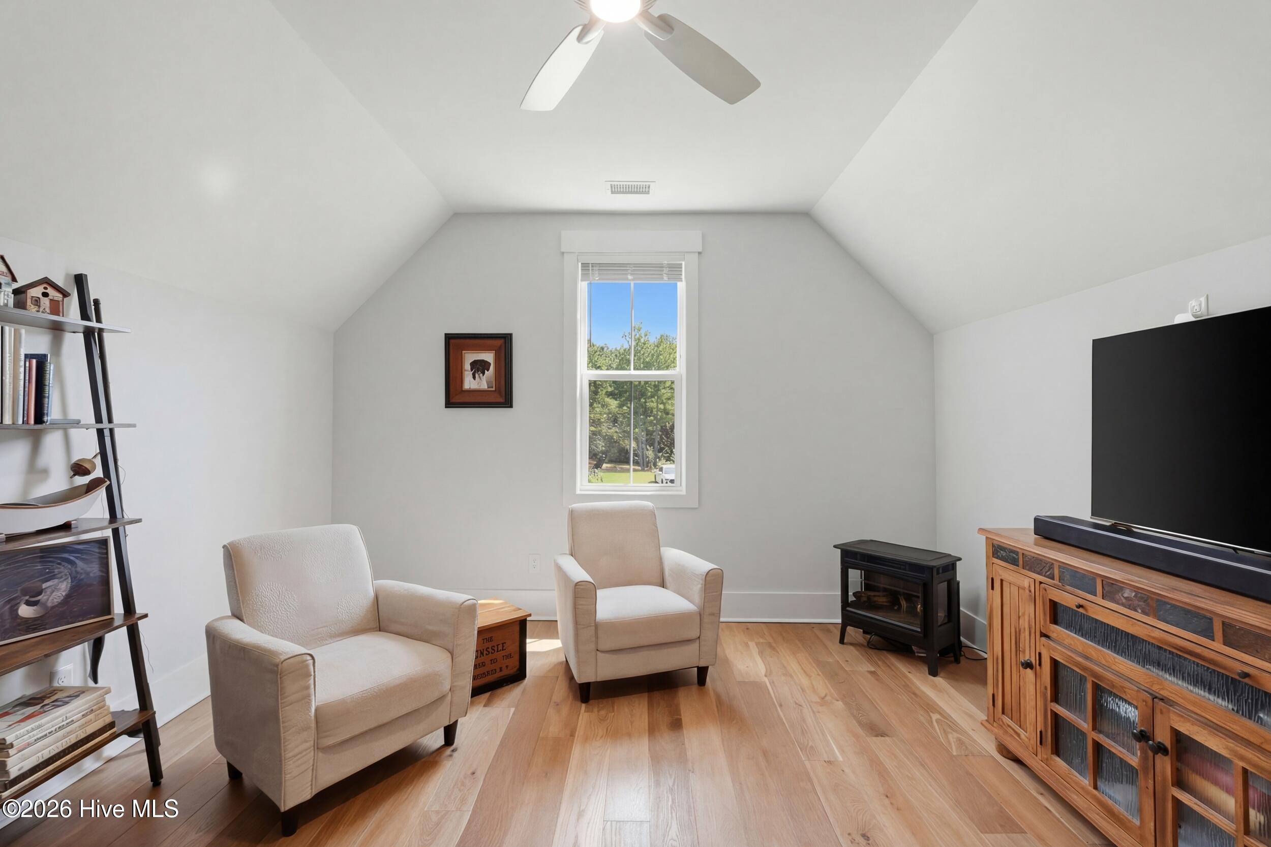 100563980 | Photo 66