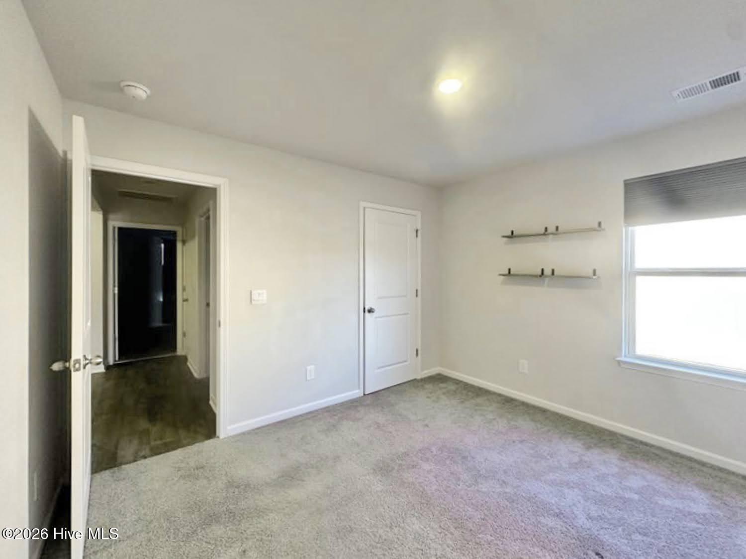 100552647 | Photo 10