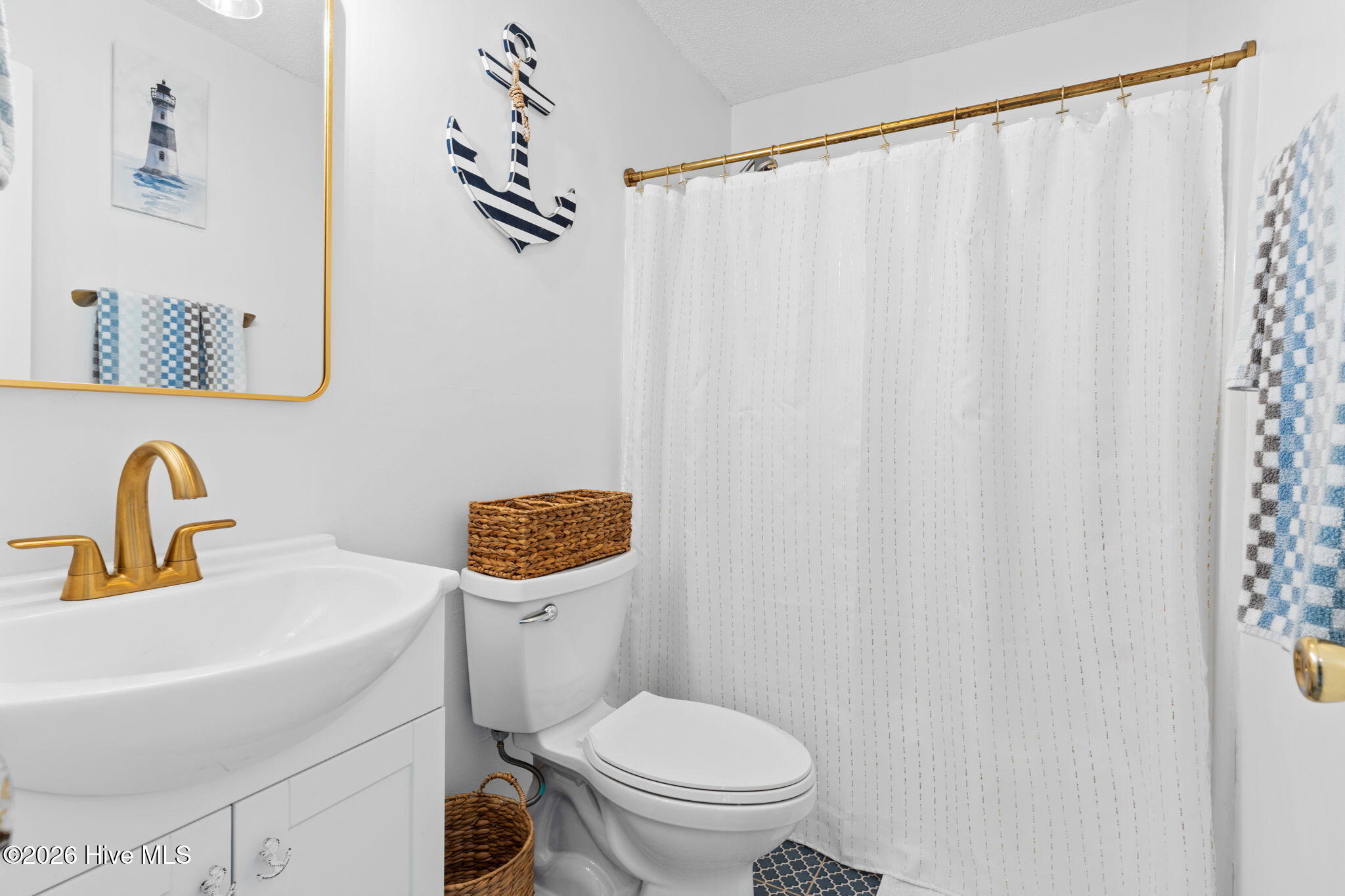 100559319 | Photo 26