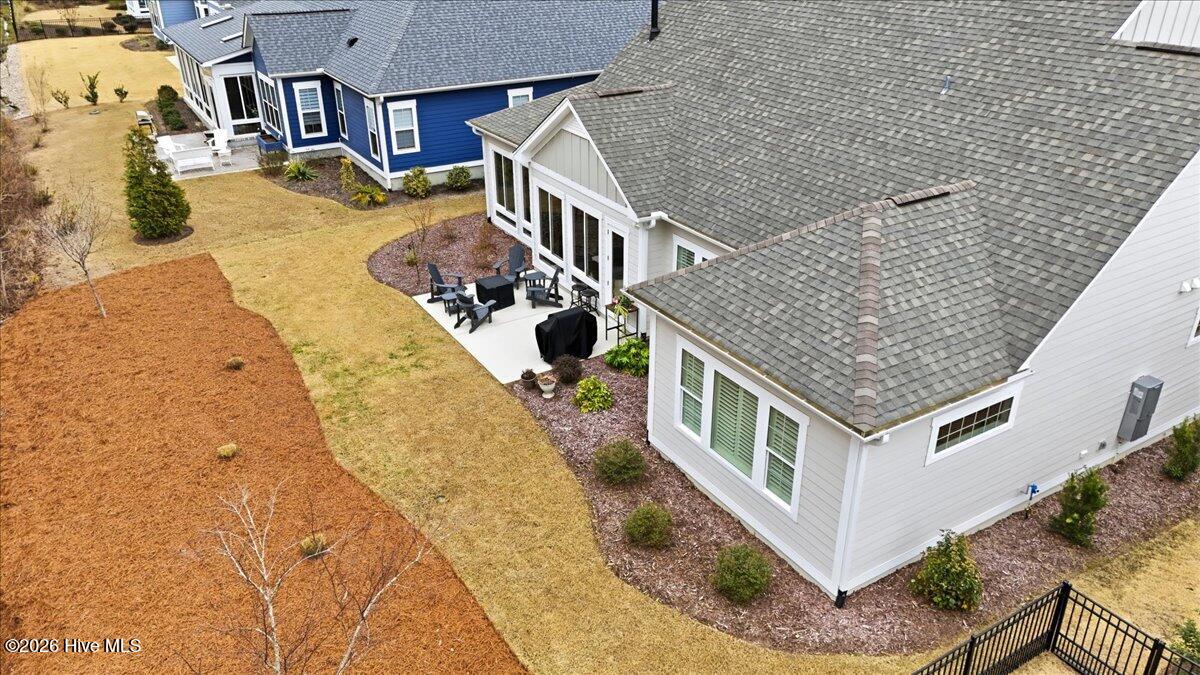 100558709 | Photo 84