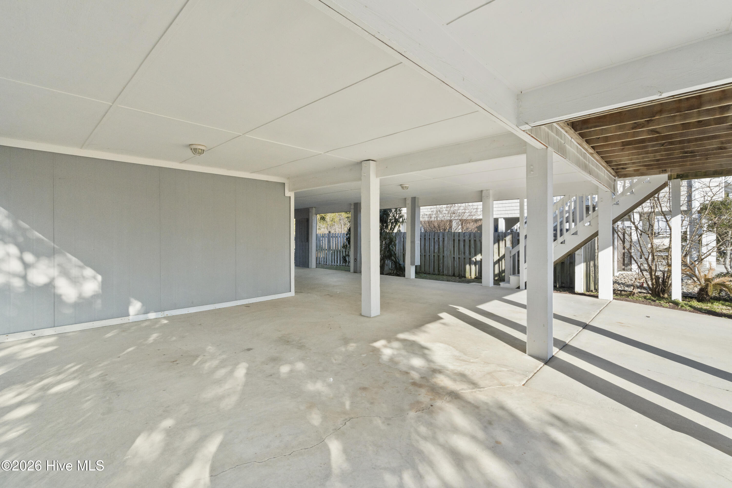 100554105 | Photo 26