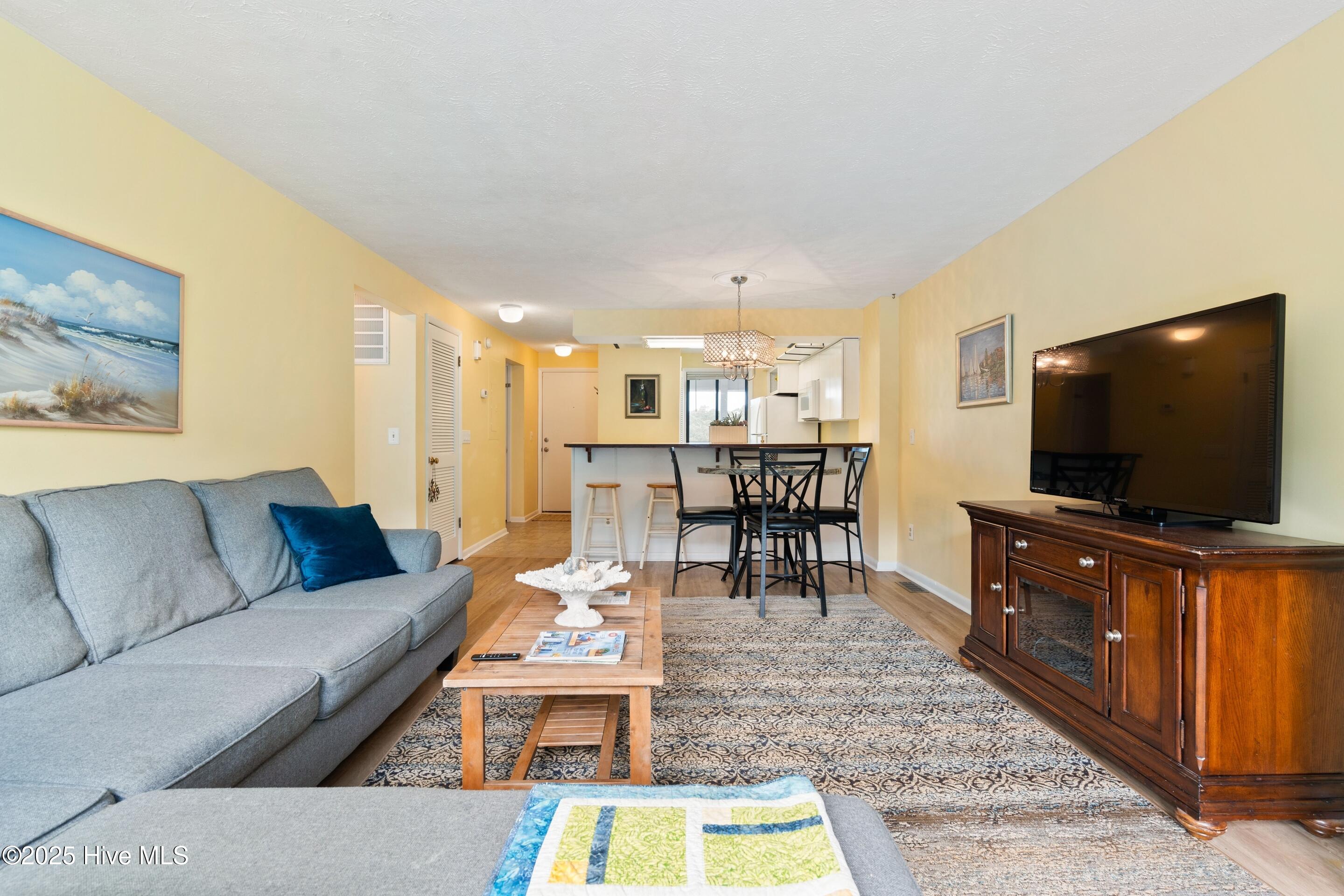 100532800 | Photo 23