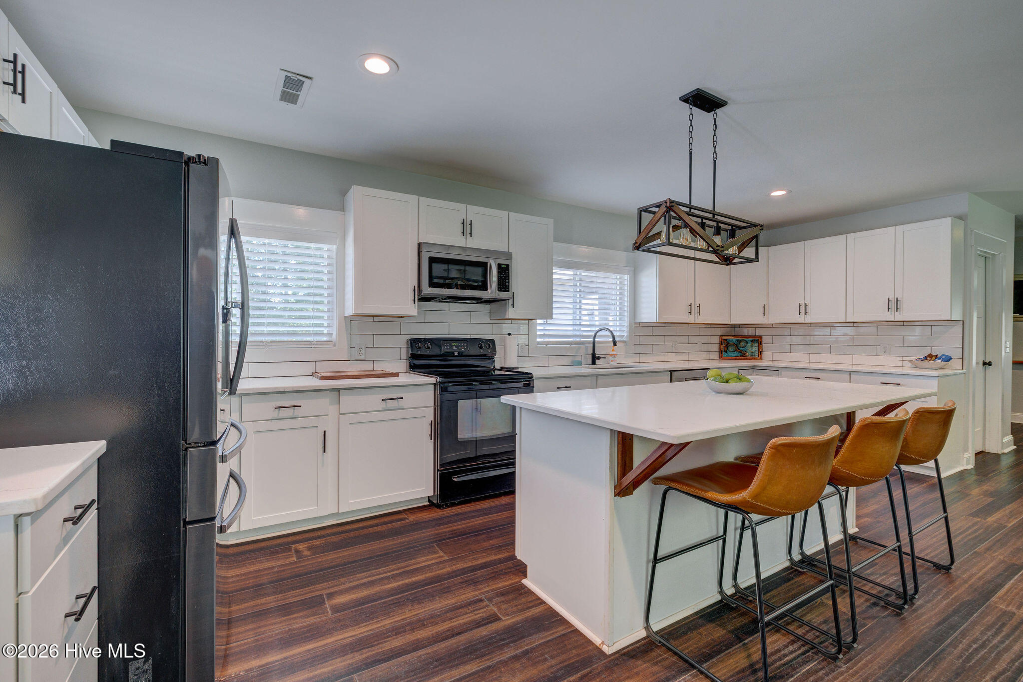 100558109 | Photo 14