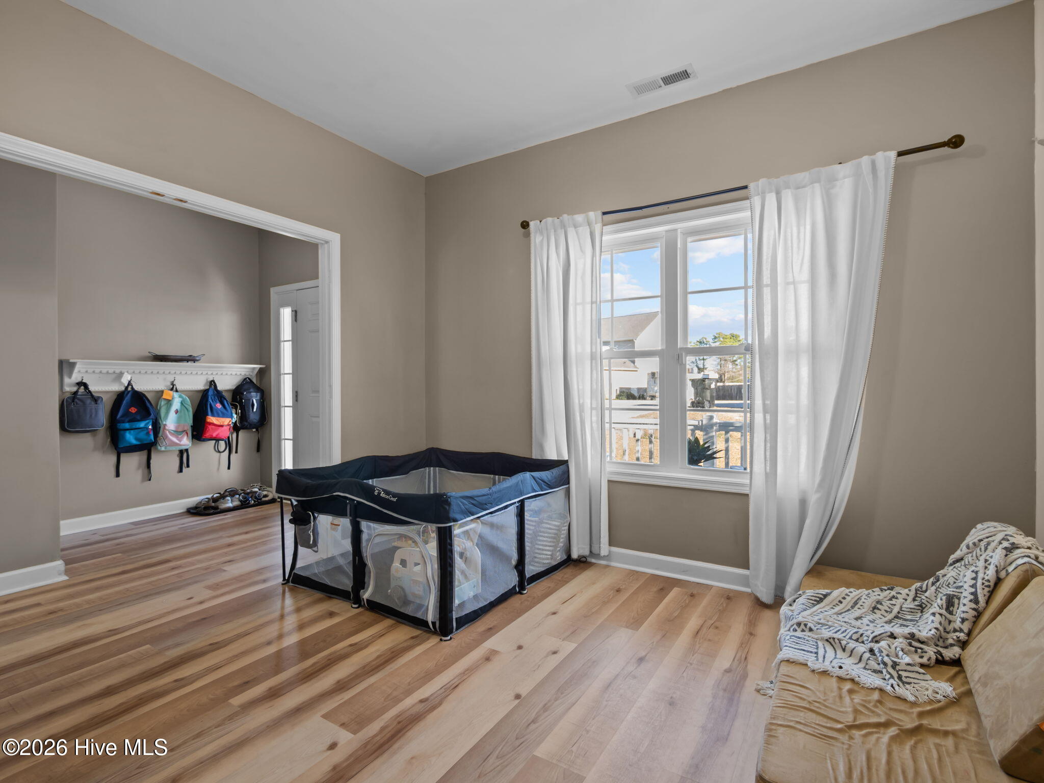 100547067 | Photo 23