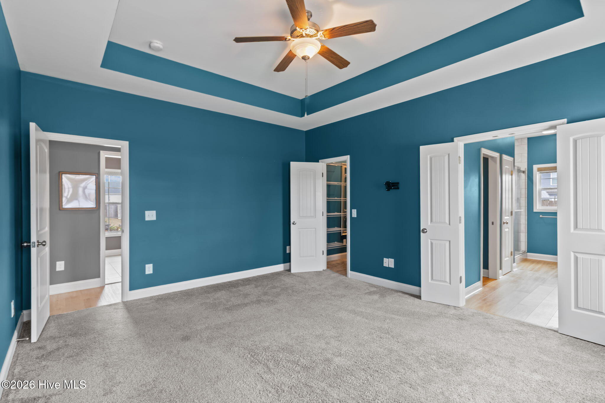 100560163 | Photo 19