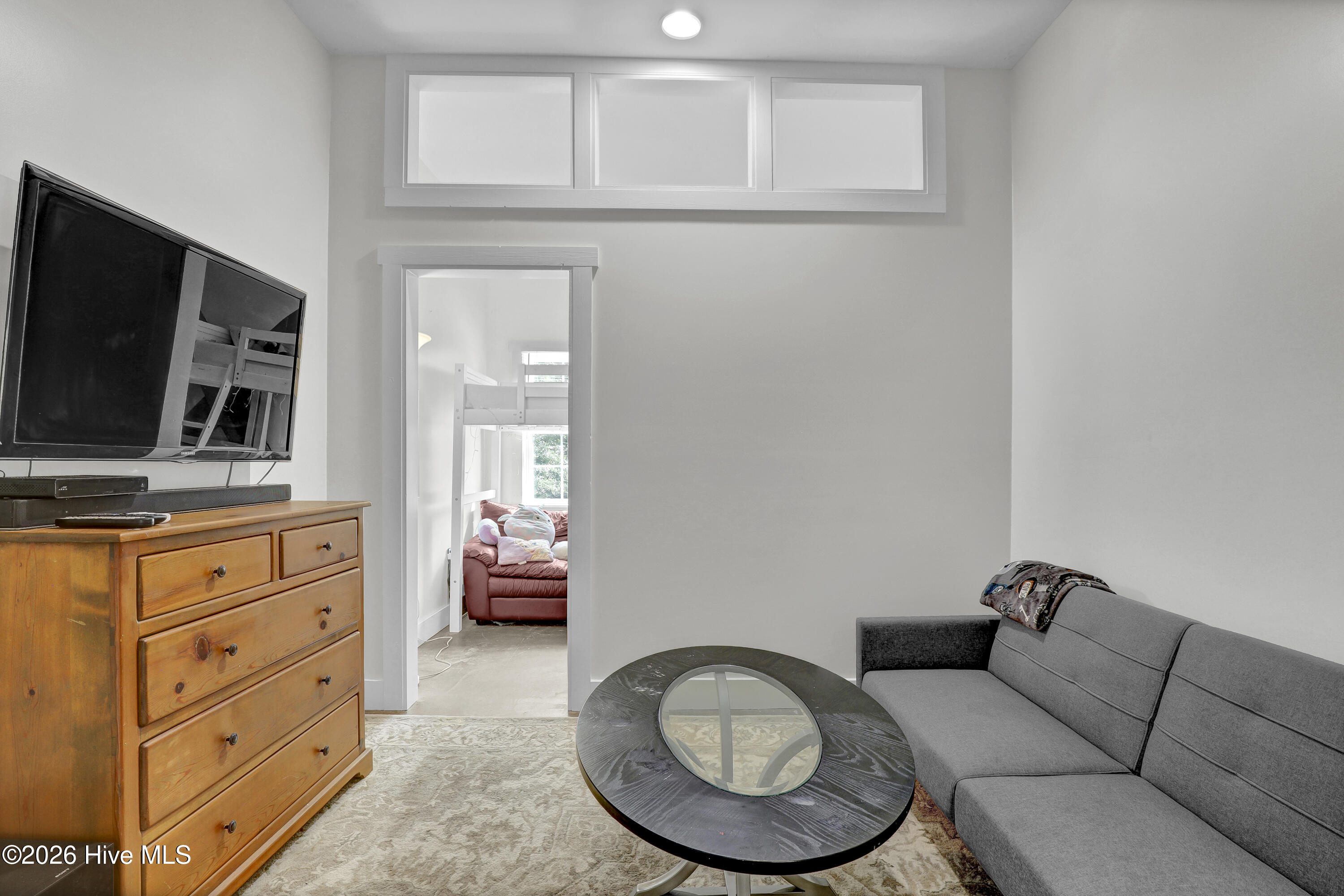 100551394 | Photo 50