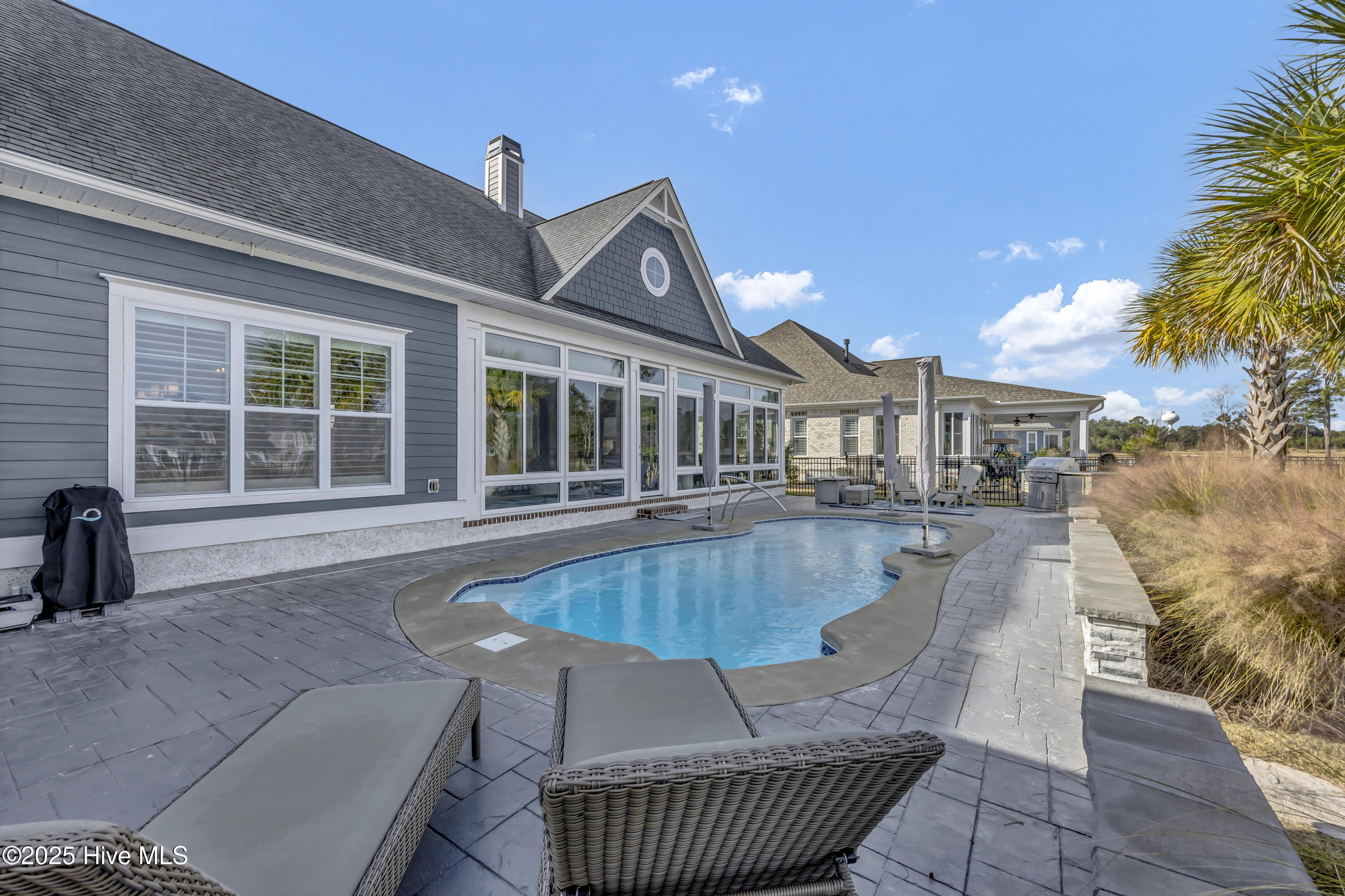 100546758 | Photo 46