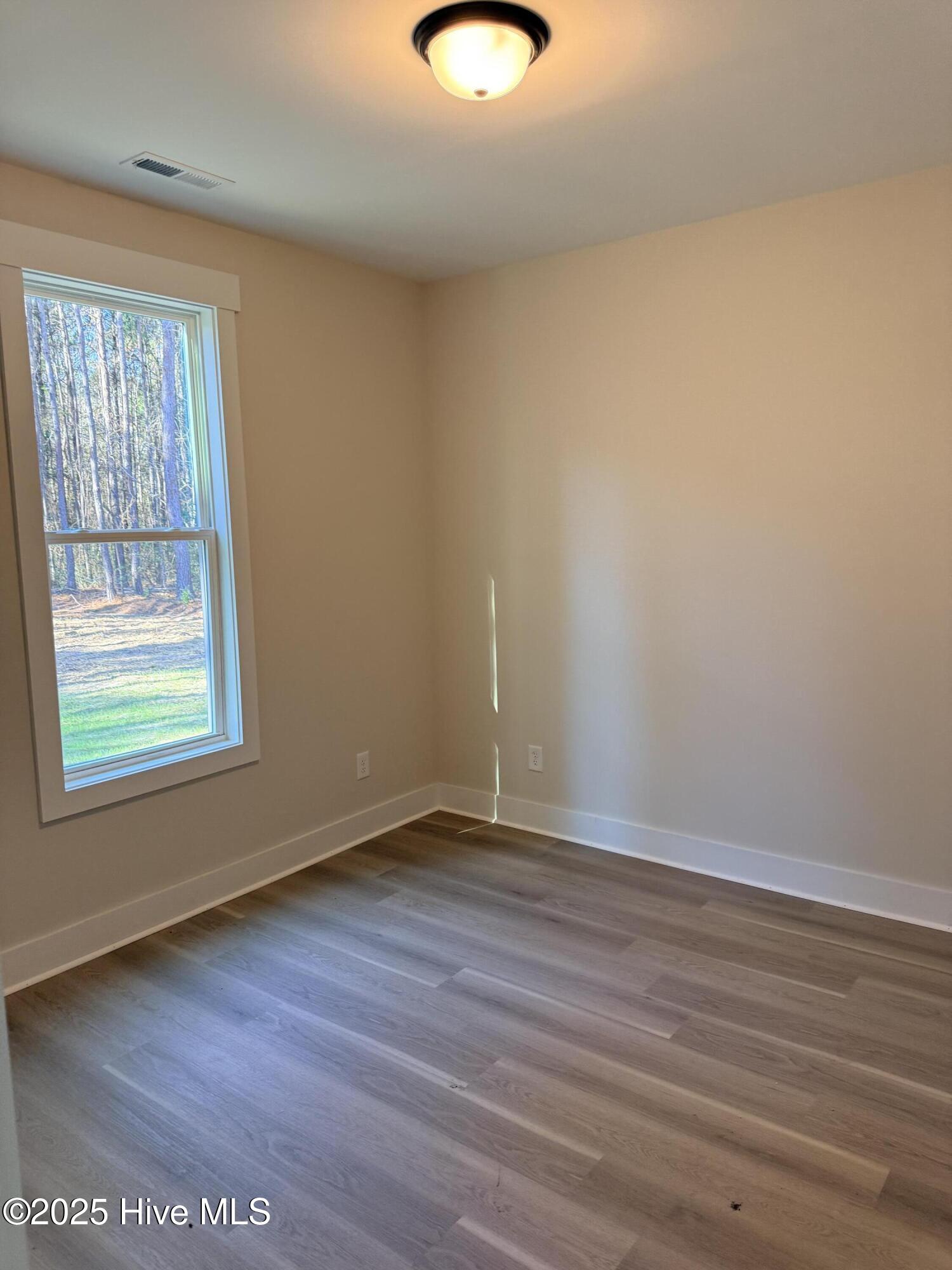 100547091 | Photo 11