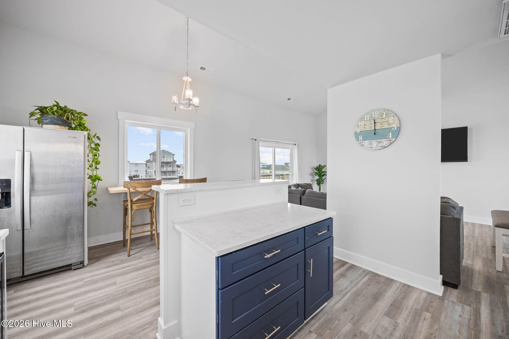 100557334 | Photo 13