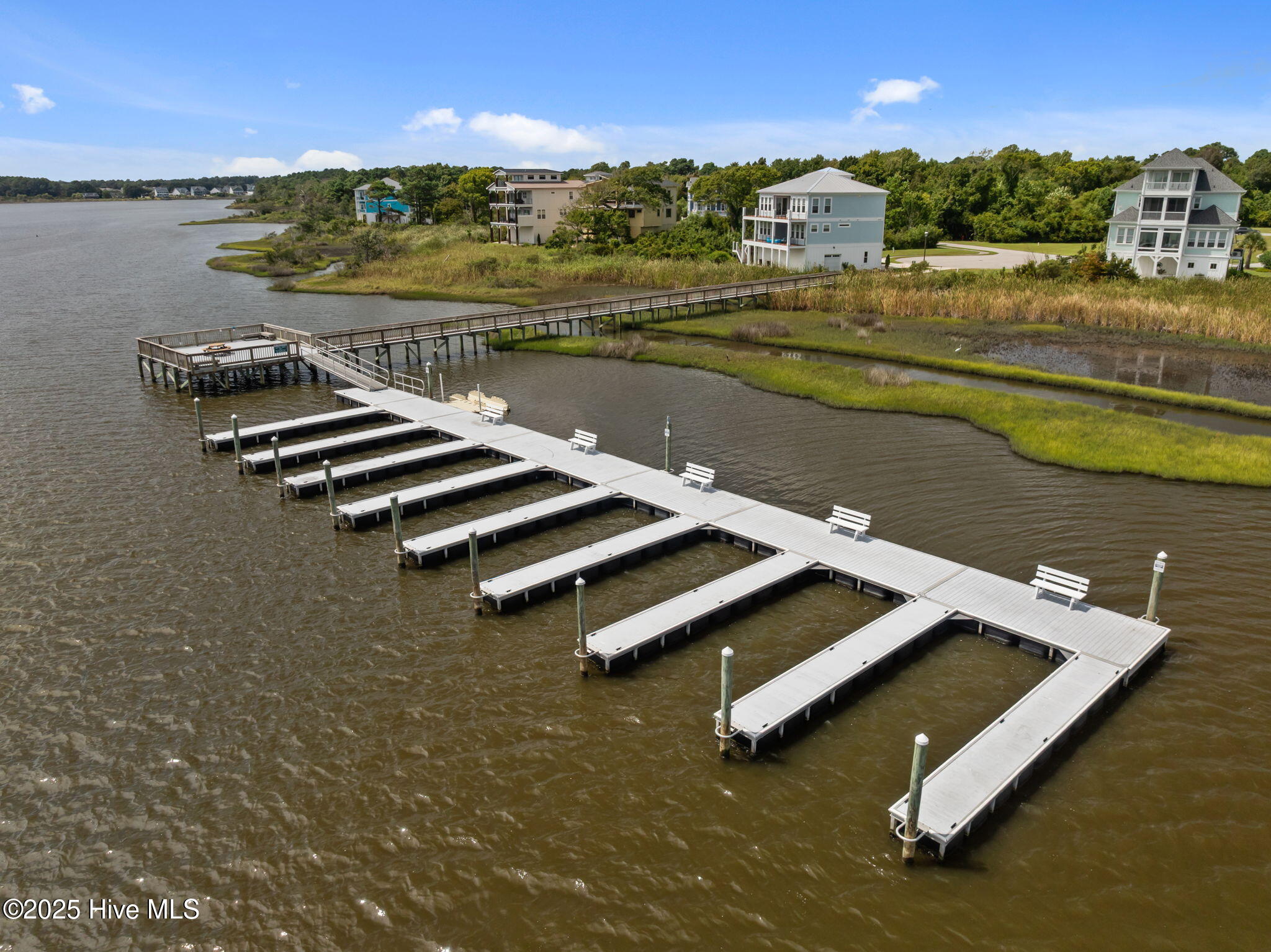 100527941 | Photo 54