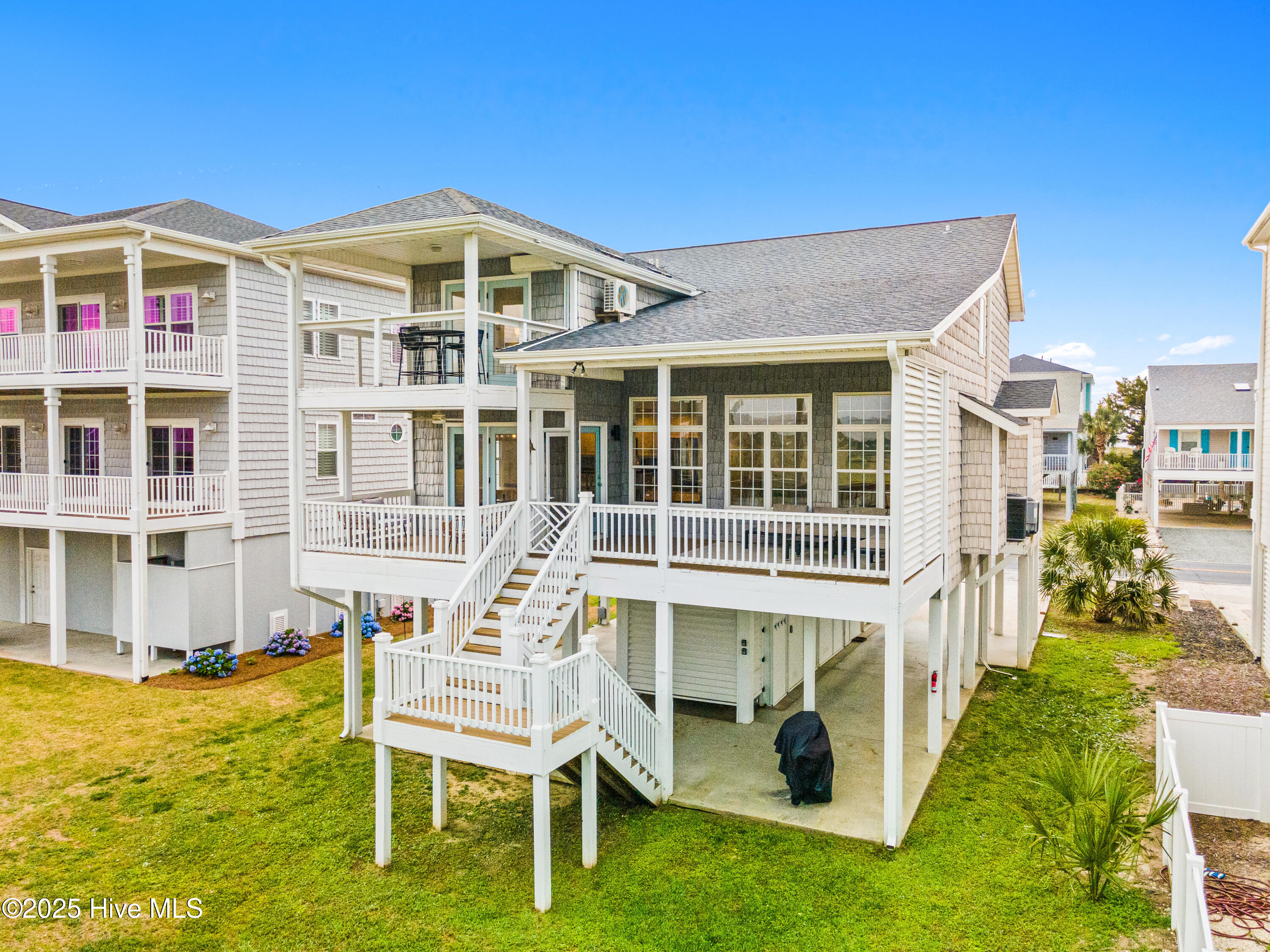 100510863 | Photo 50