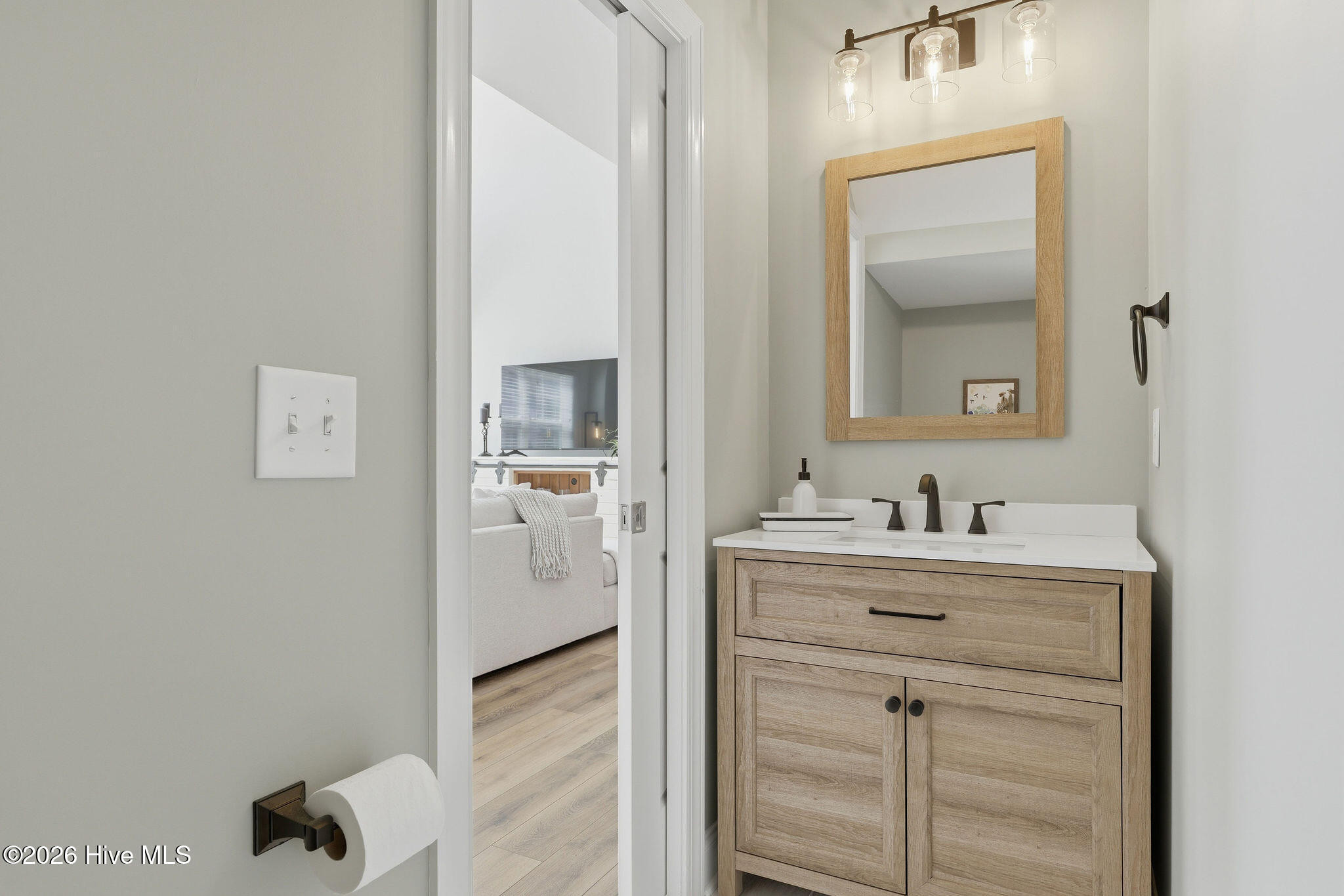 100567666 | Photo 25