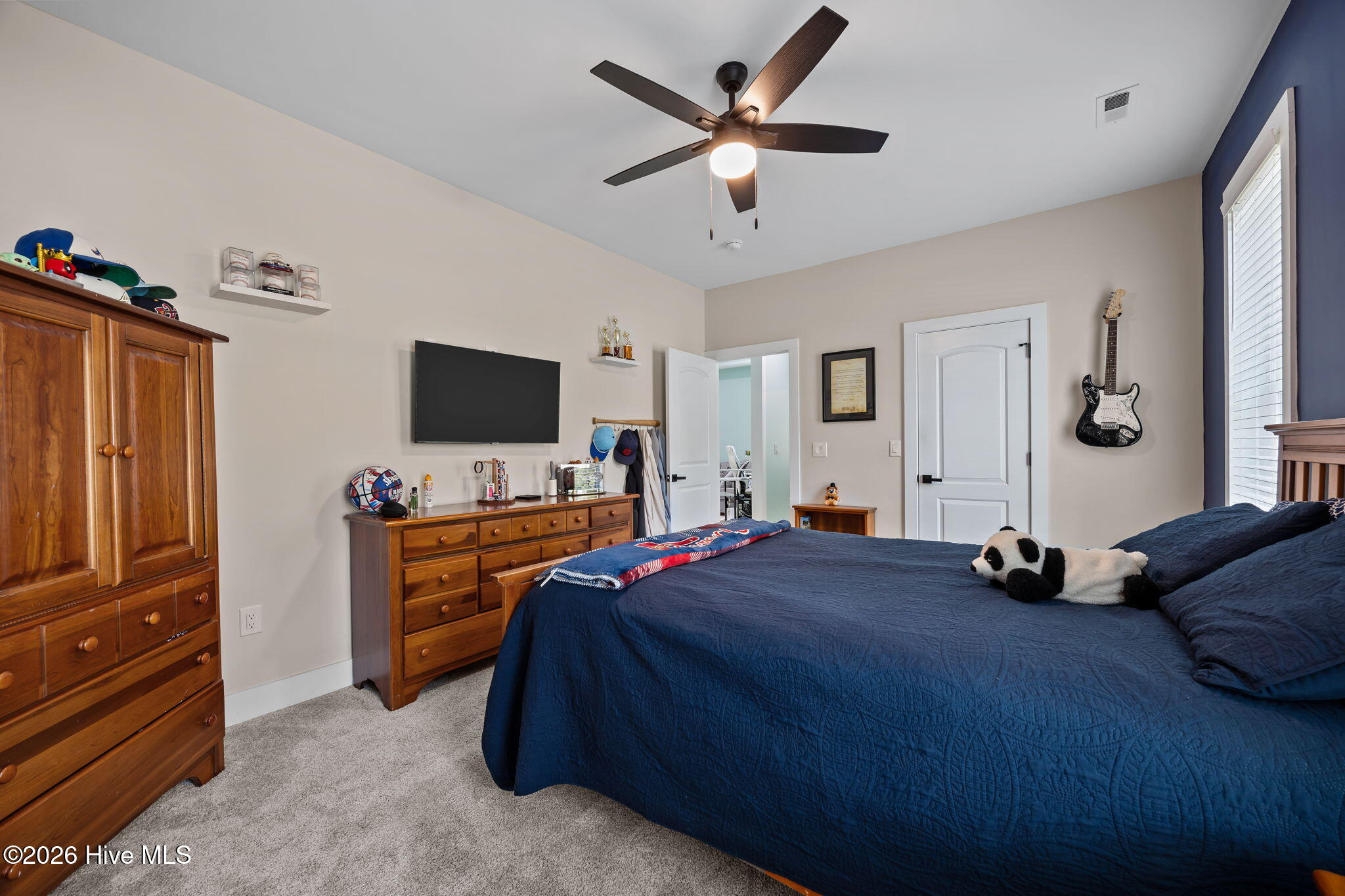 100563547 | Photo 47