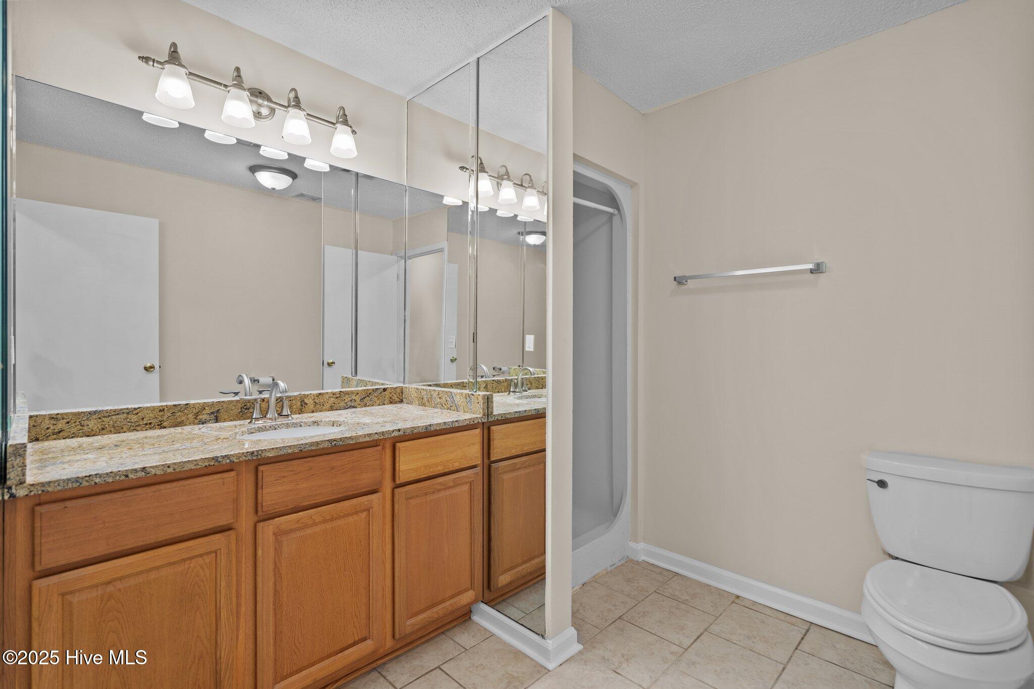 100530960 | Photo 14