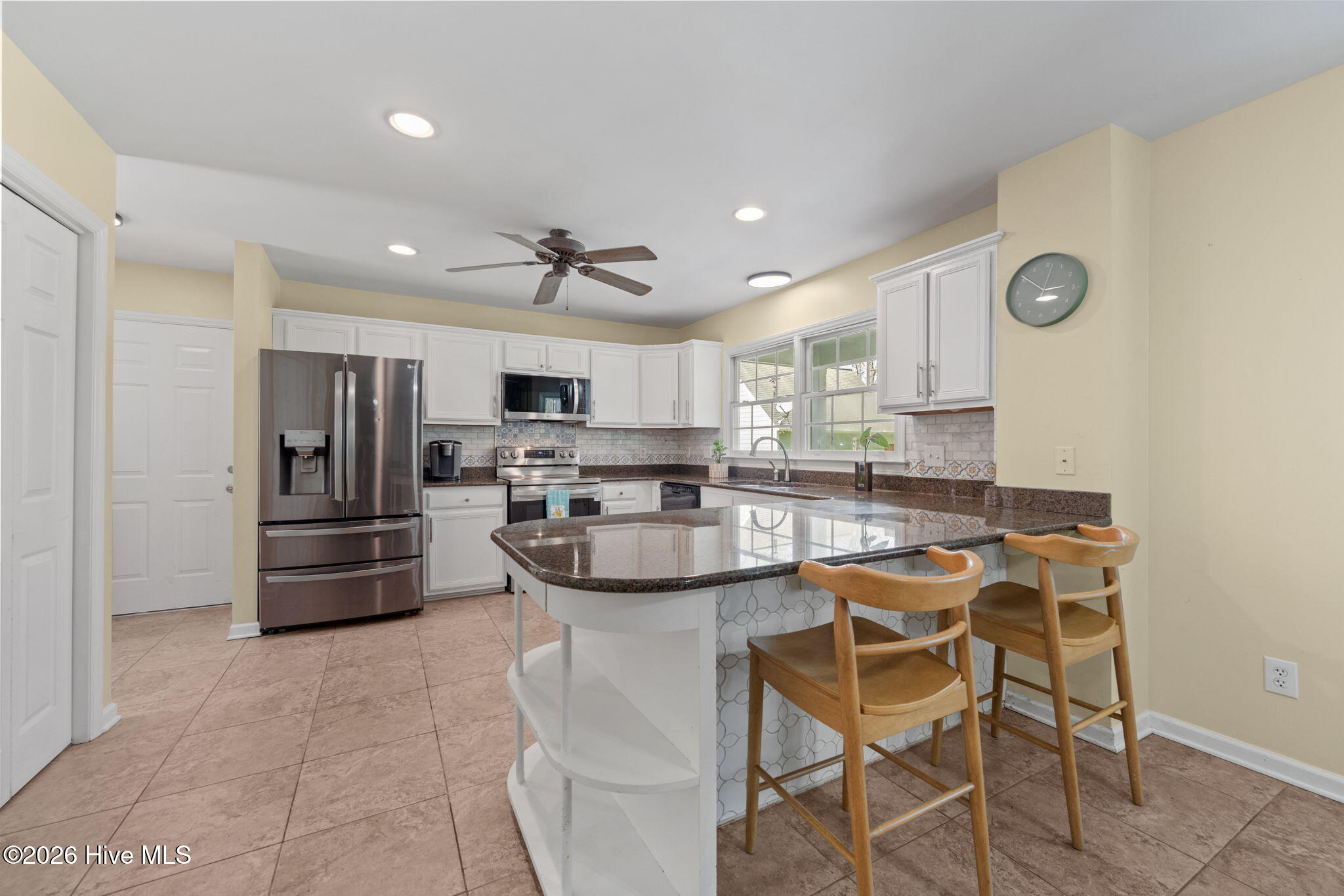 100561787 | Photo 10