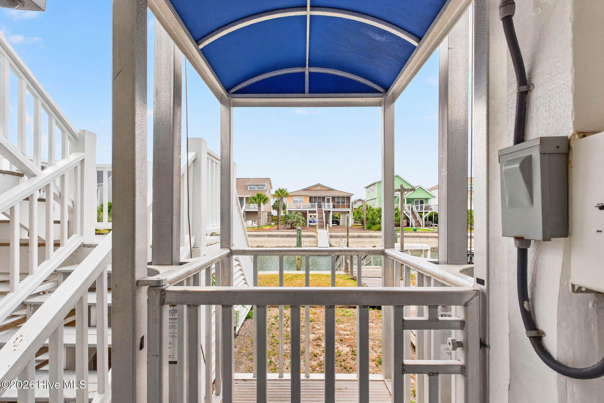 100570658 | Photo 64