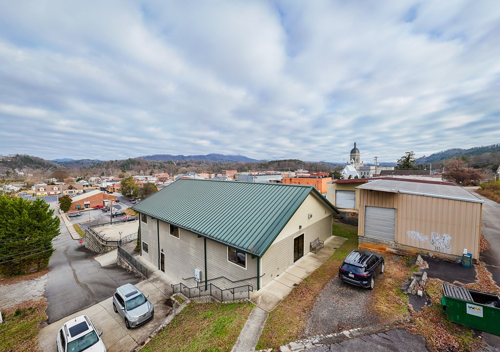 back view of the offices and the printplant/wareho