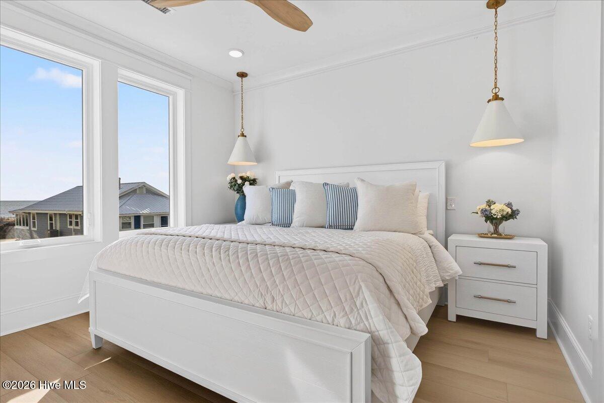 100543299 | Photo 13