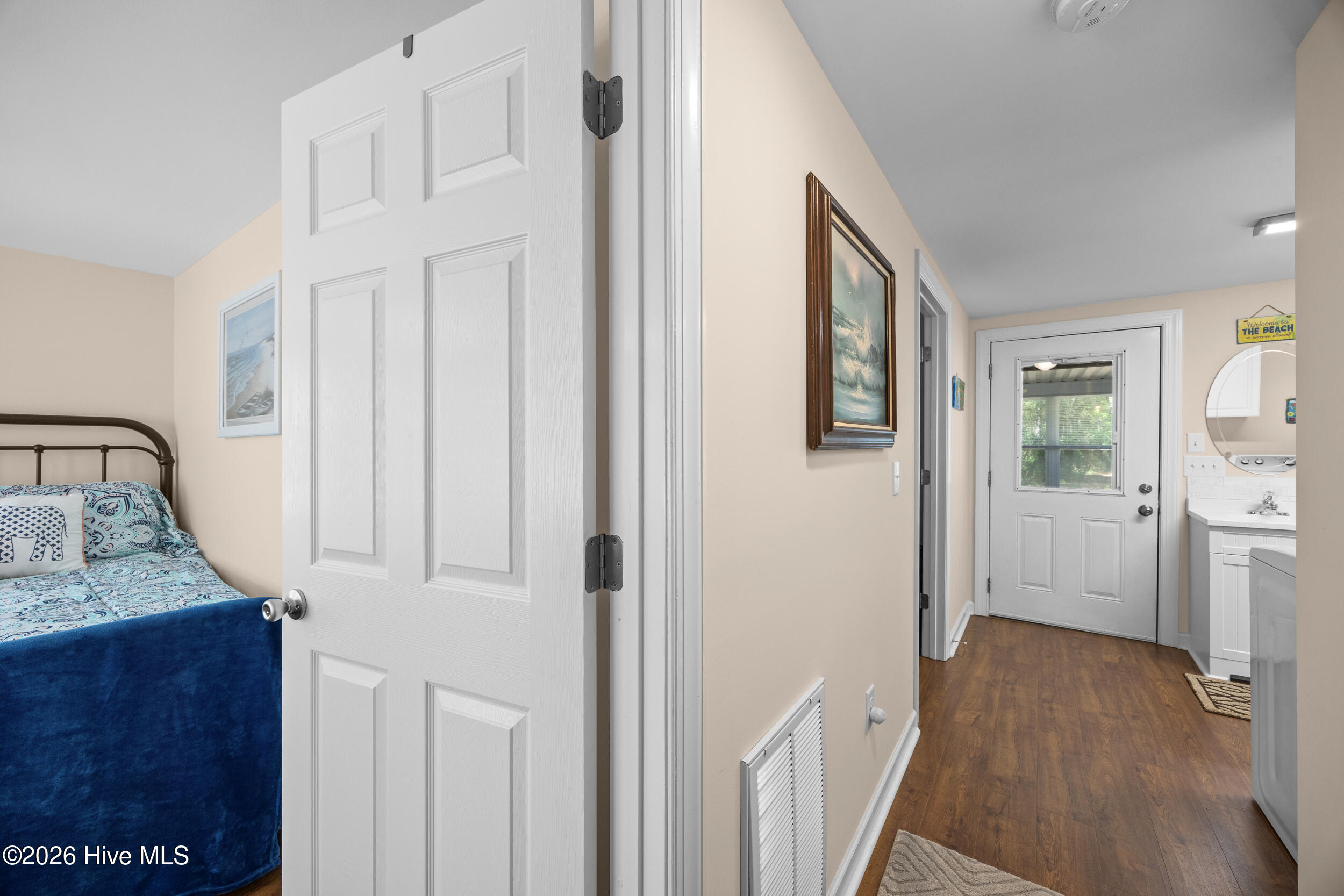 100567287 | Photo 26