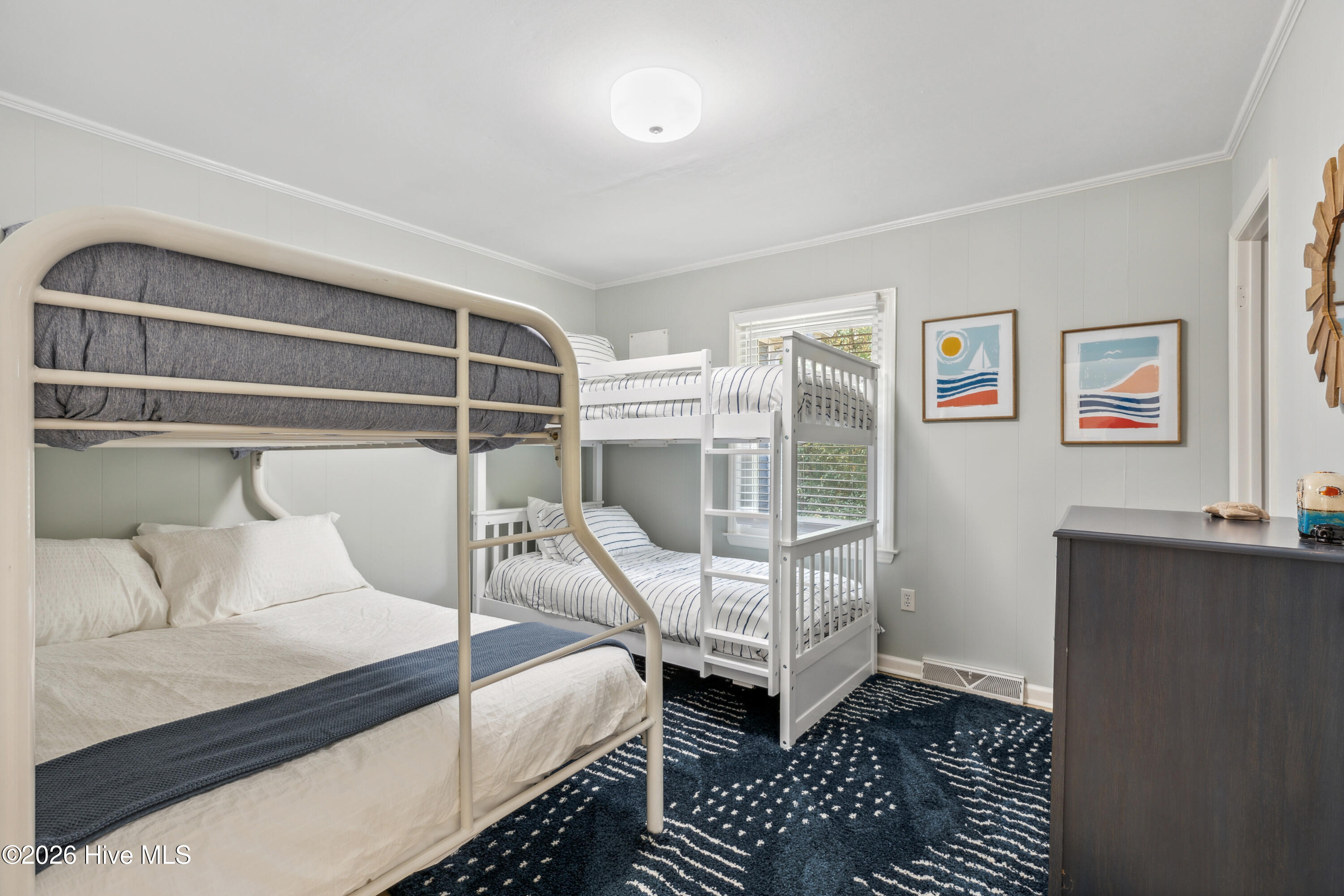 100569125 | Photo 35