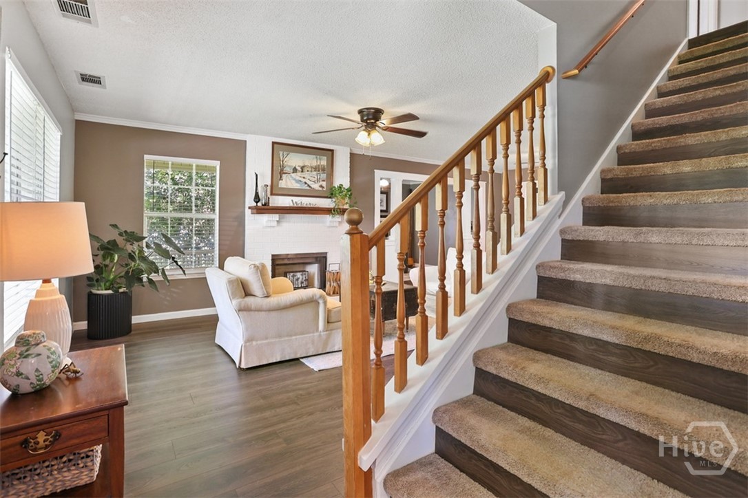 10 W Sagebrush Lane