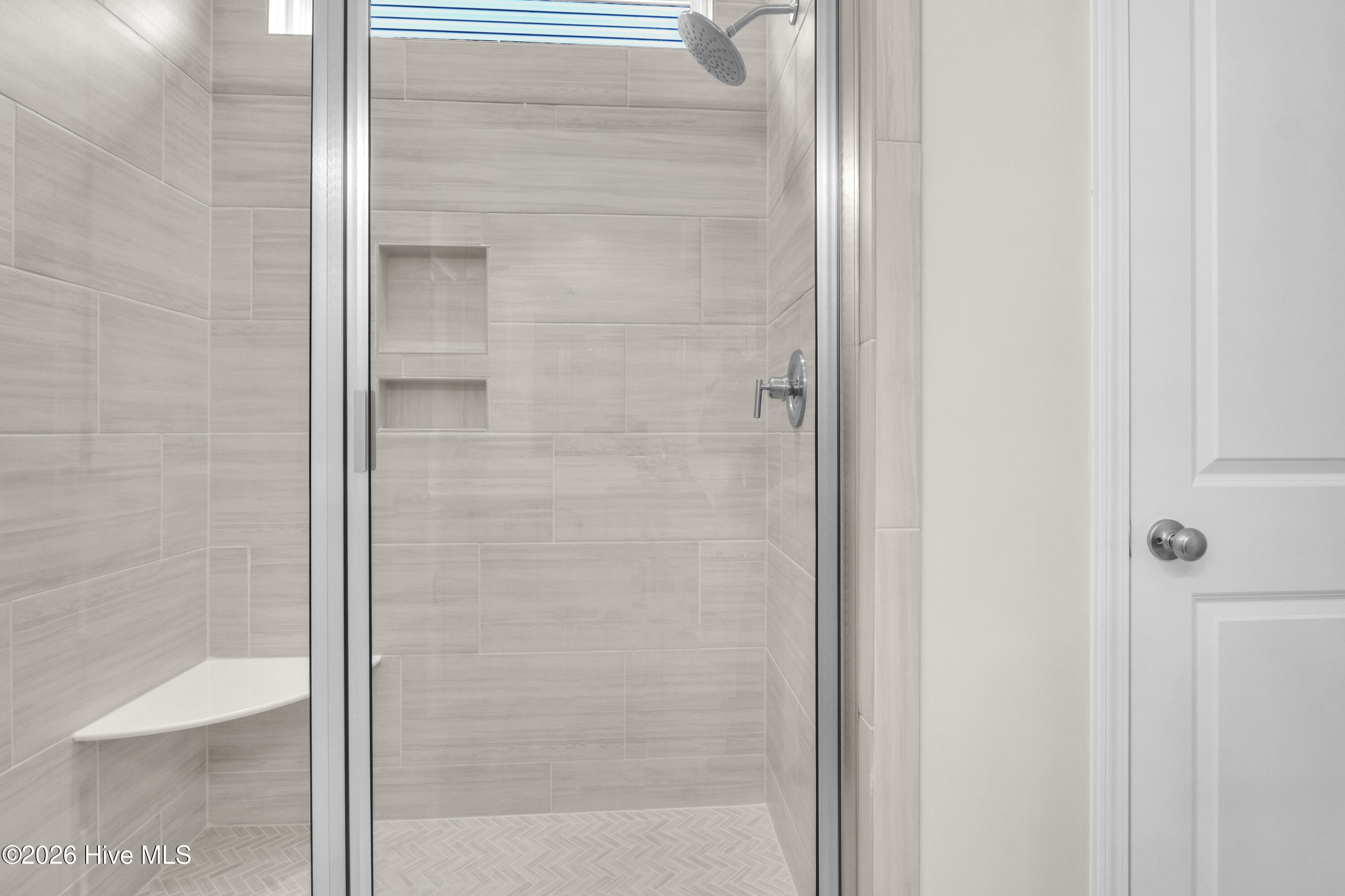 100552787 | Photo 33