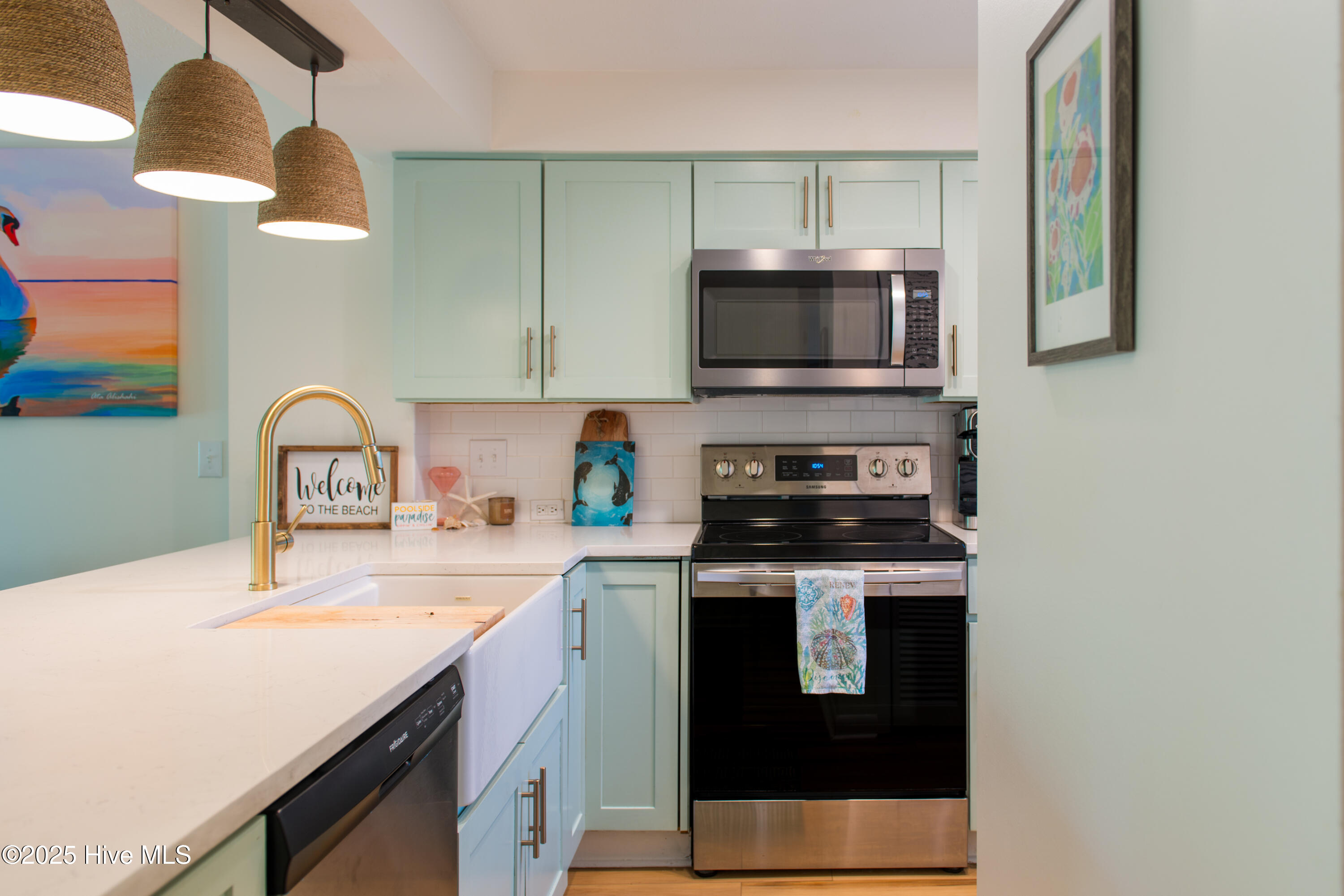 100556360 | Photo 25