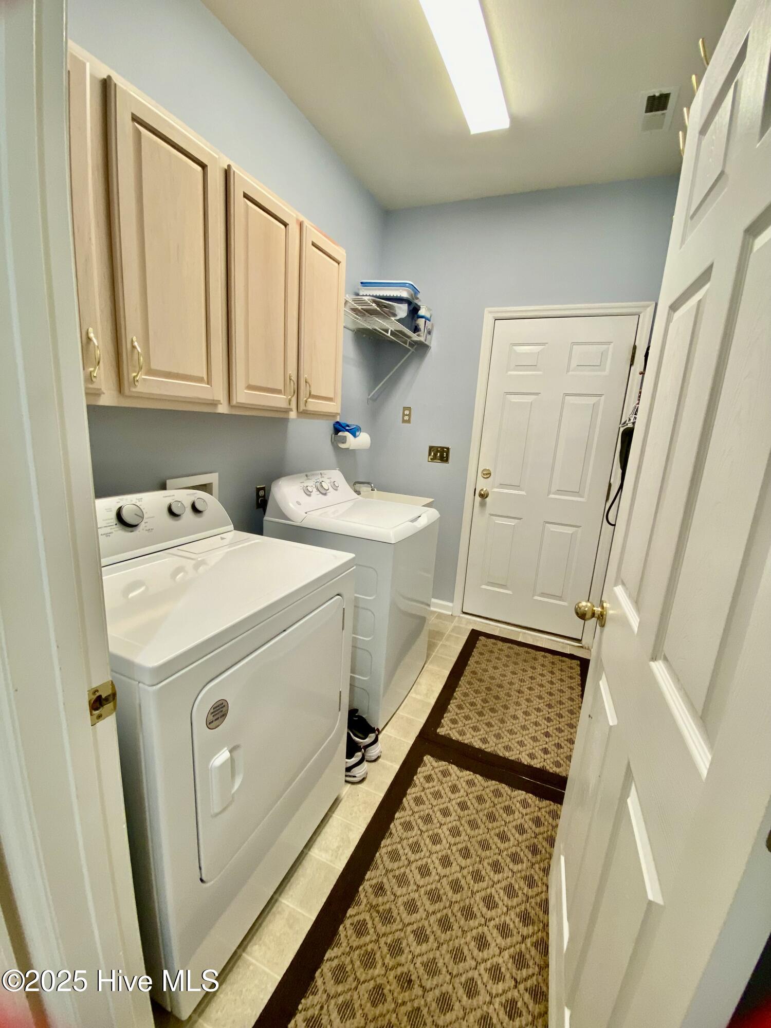 100539119 | Photo 34