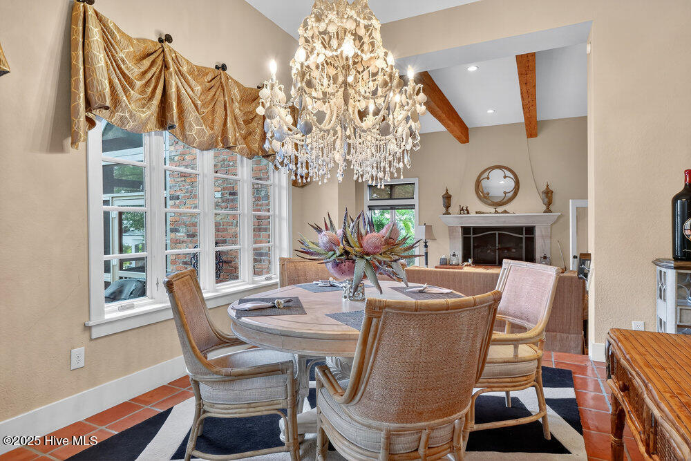 100544850 | Photo 40