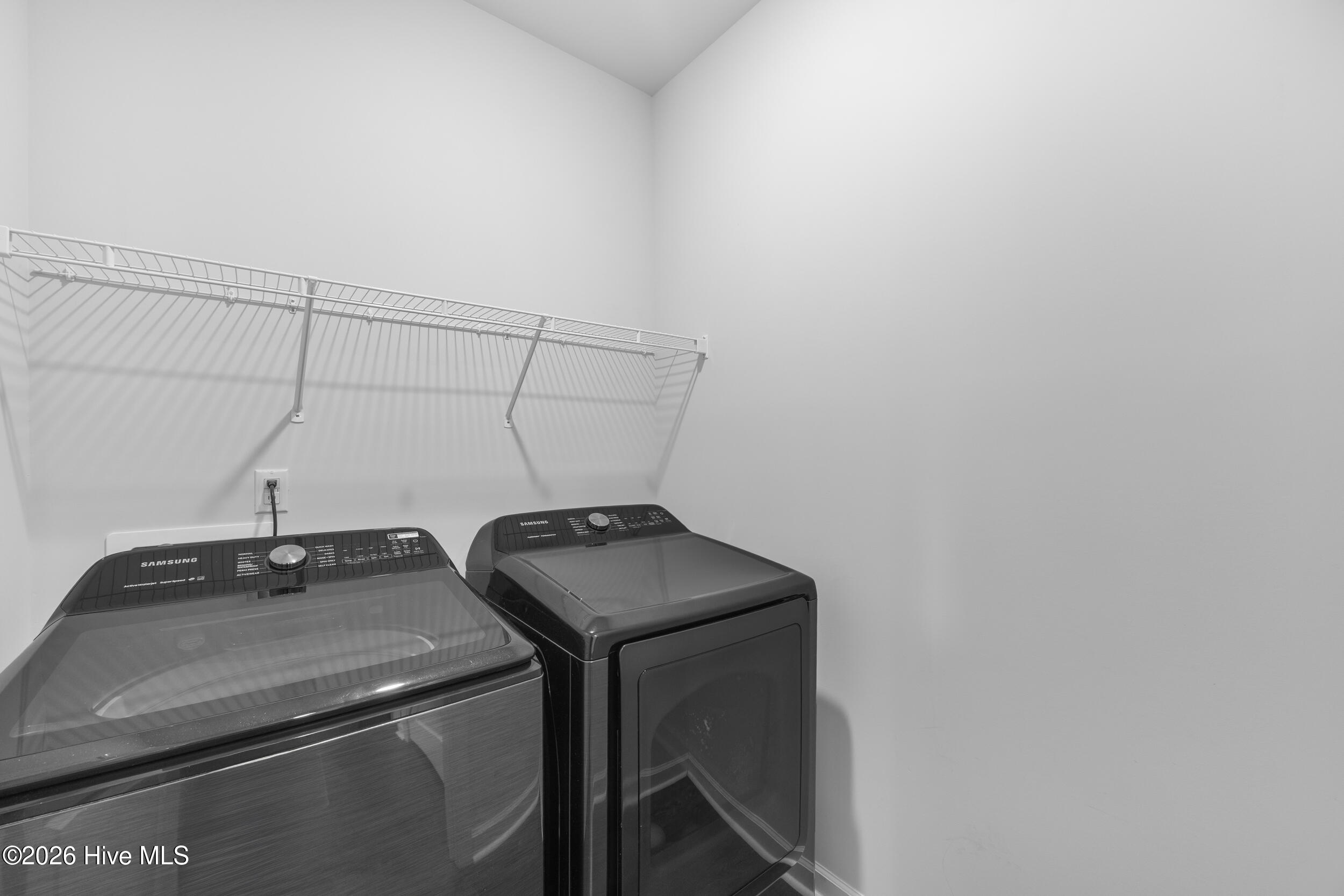 100575819 | Photo 18
