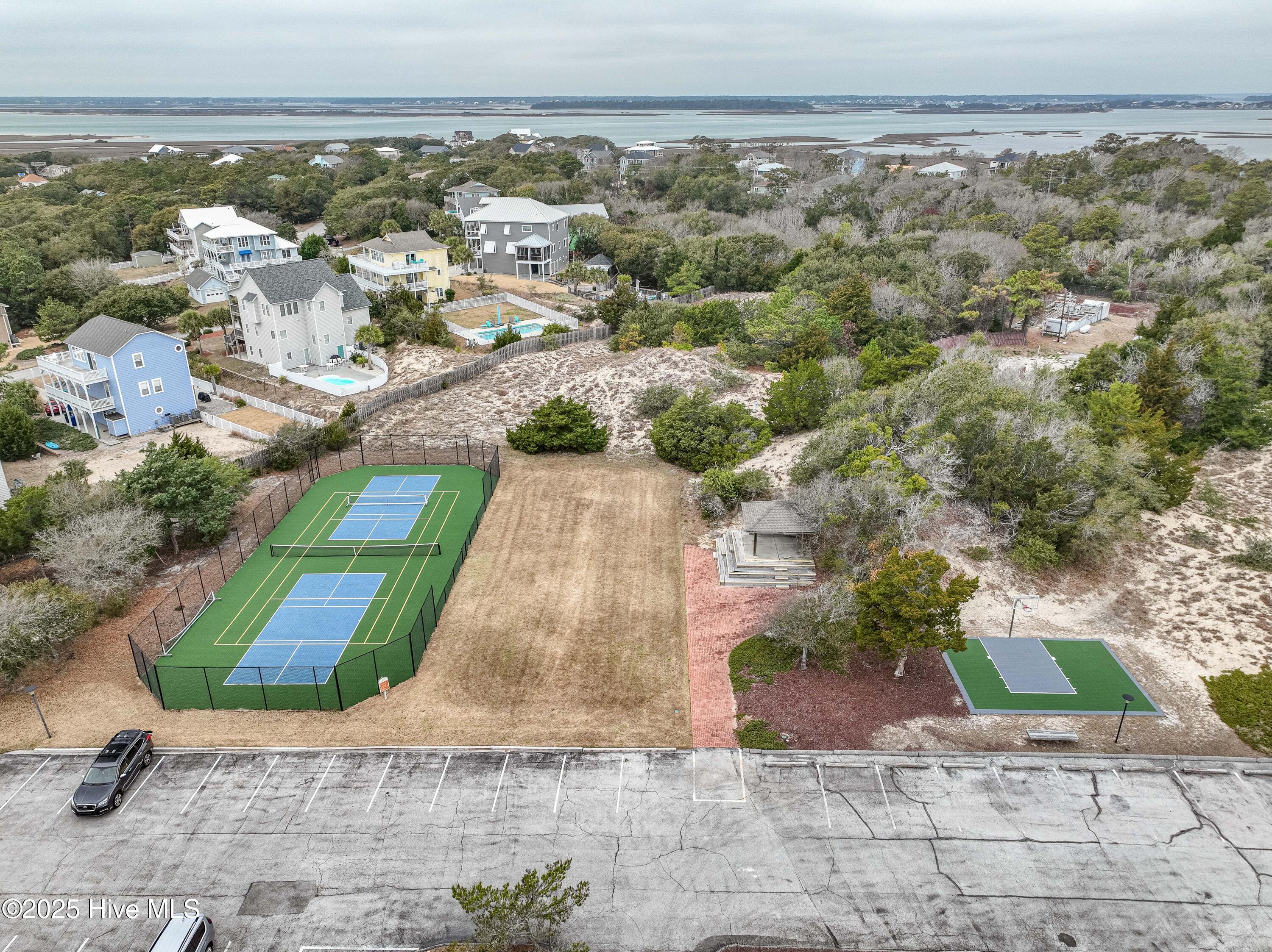 100494950 | Photo 38