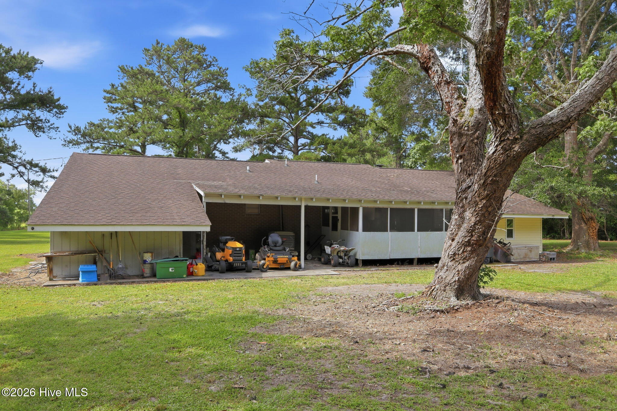 284 Laurel 