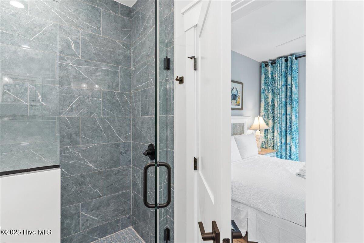 100526608 | Photo 44