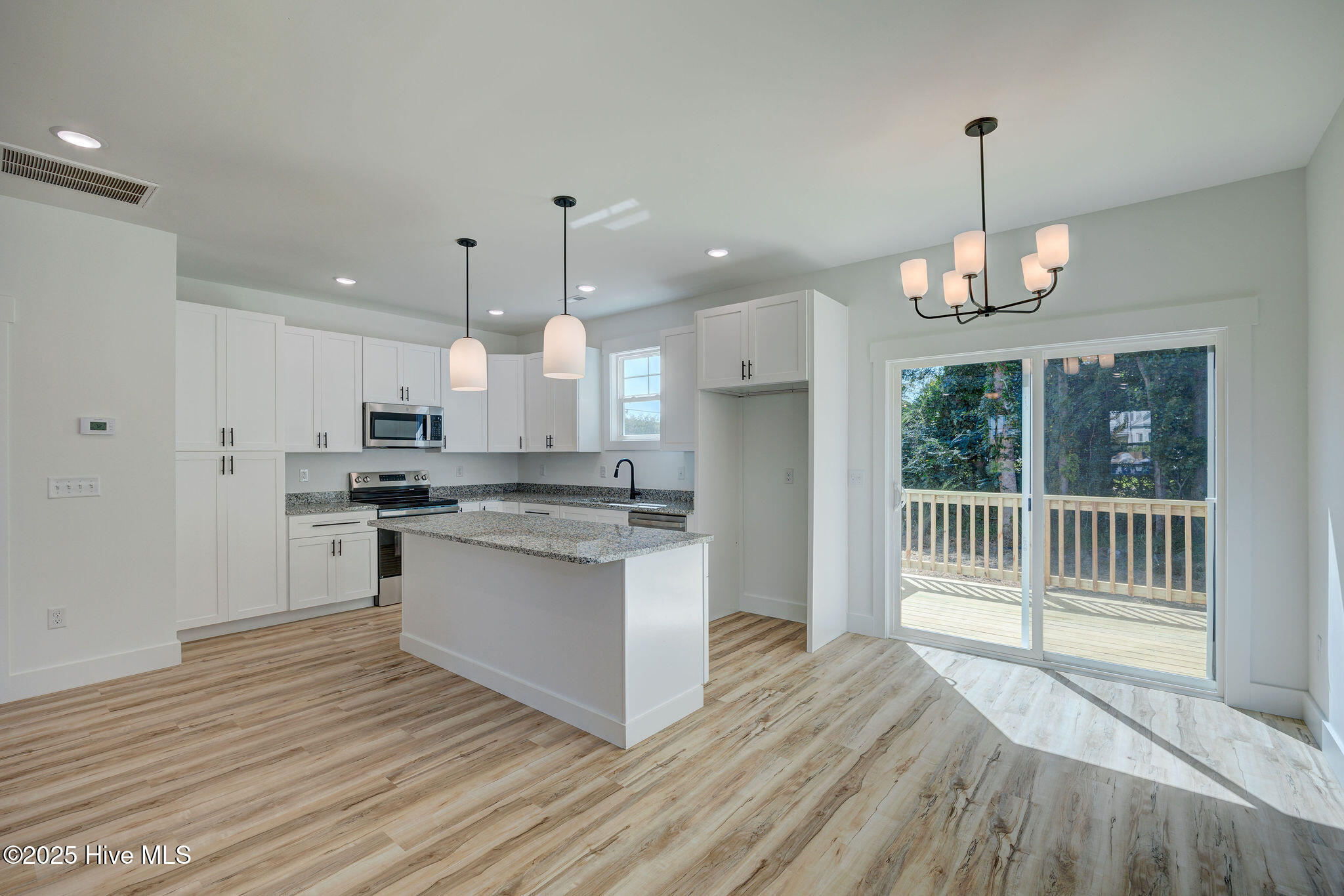 201 W Williams Street, Burgaw, NC 28425 – photo 6: 201WWilliamsStreet(2)