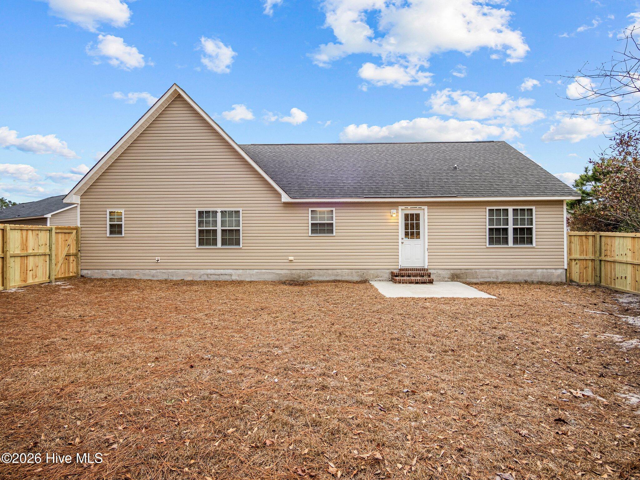 100552182 | Photo 23