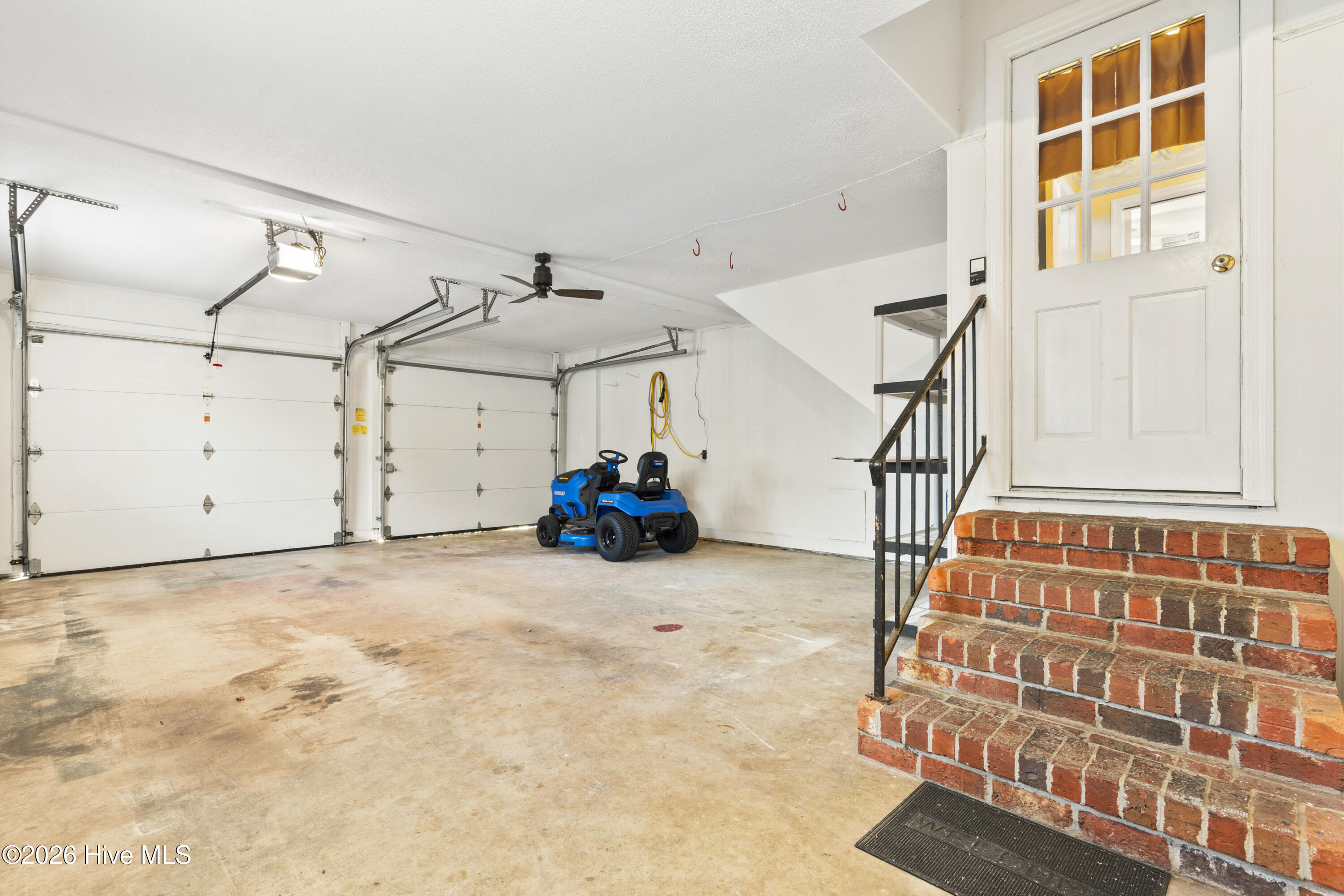 100549887 | Photo 22