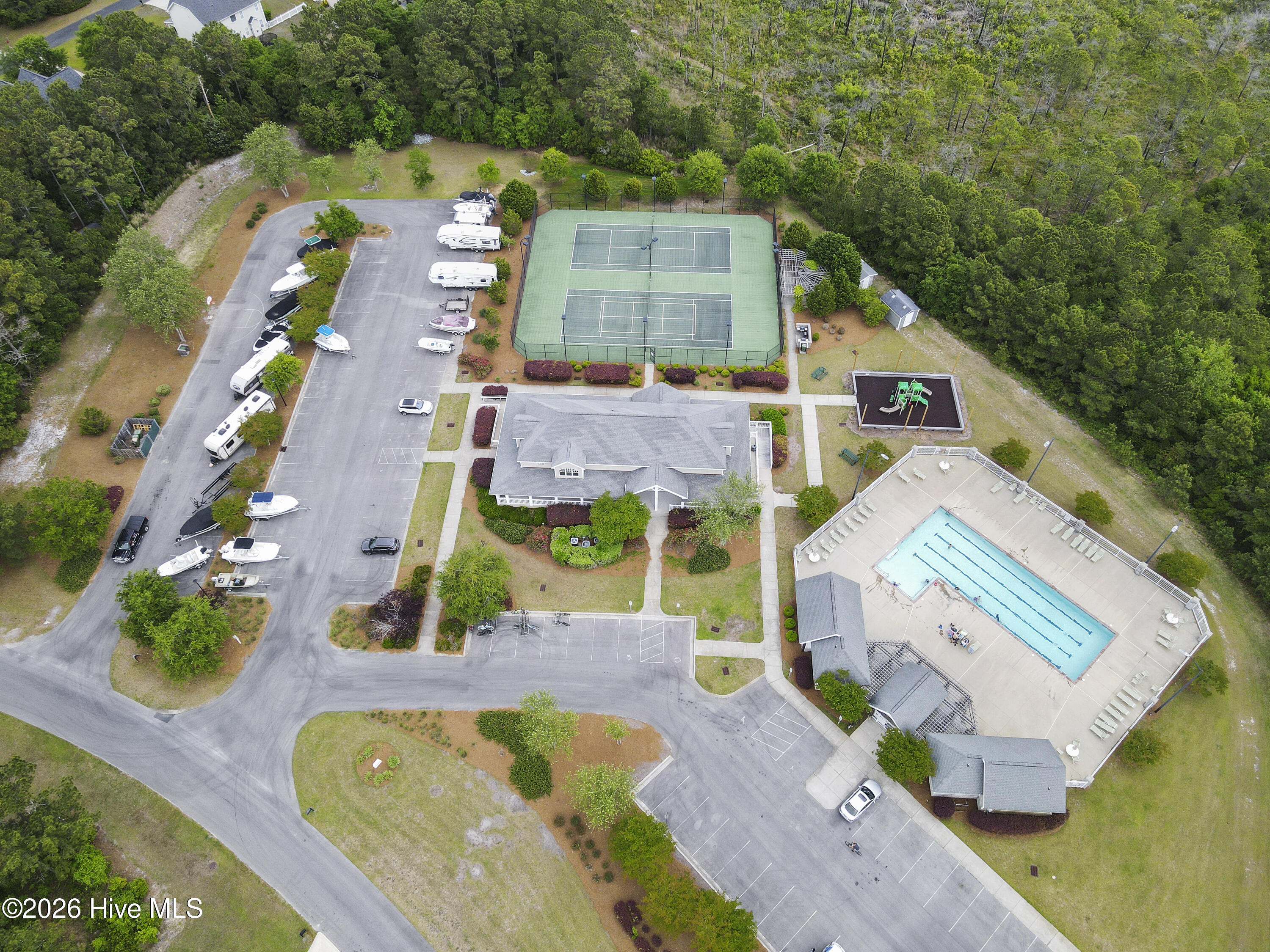 100562110 | Photo 85