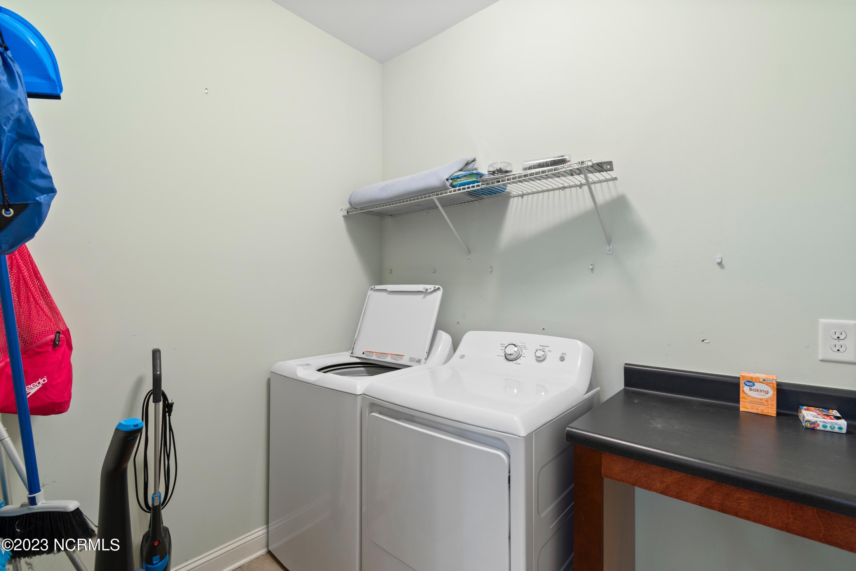 100553495 | Photo 25