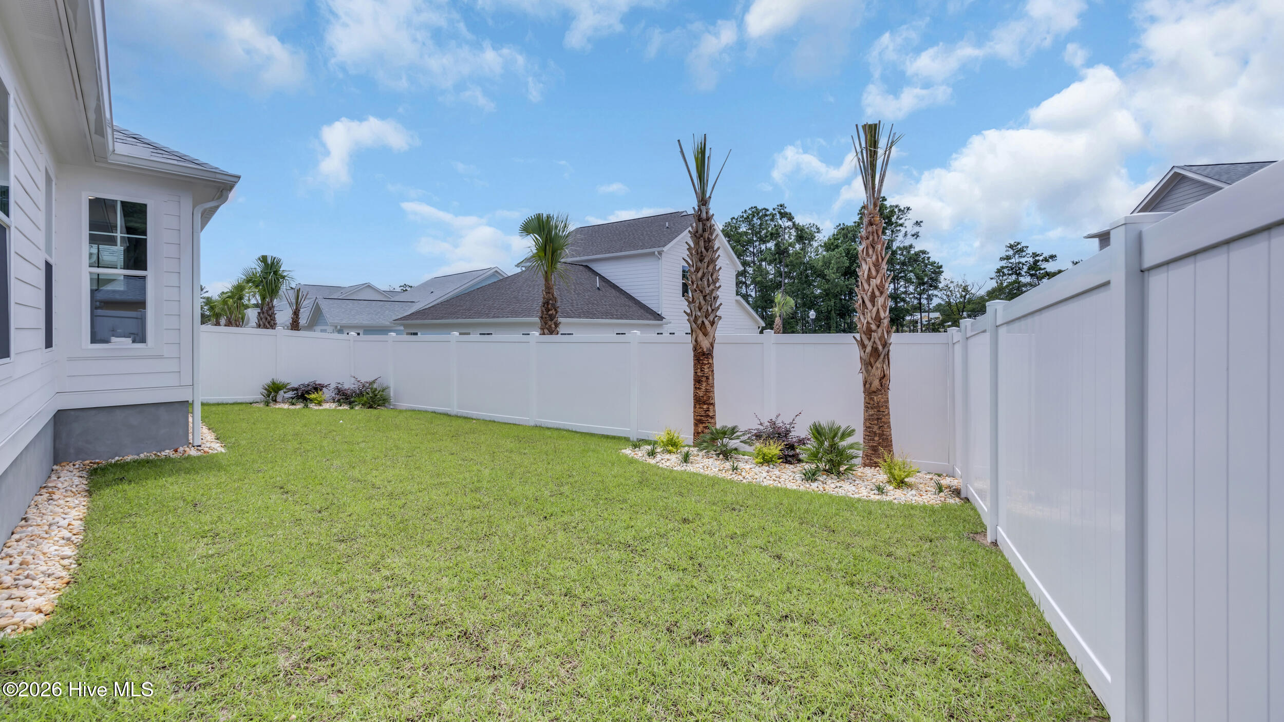 100549844 | Photo 38