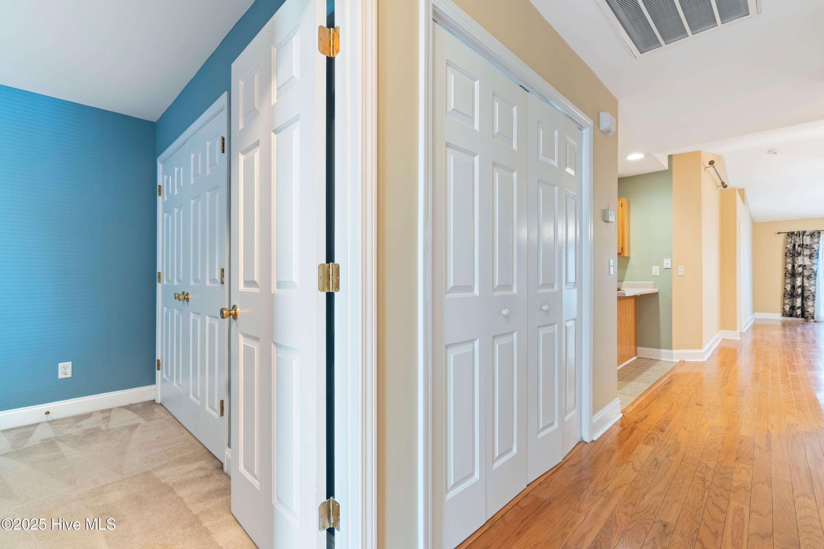 100522418 | Photo 38